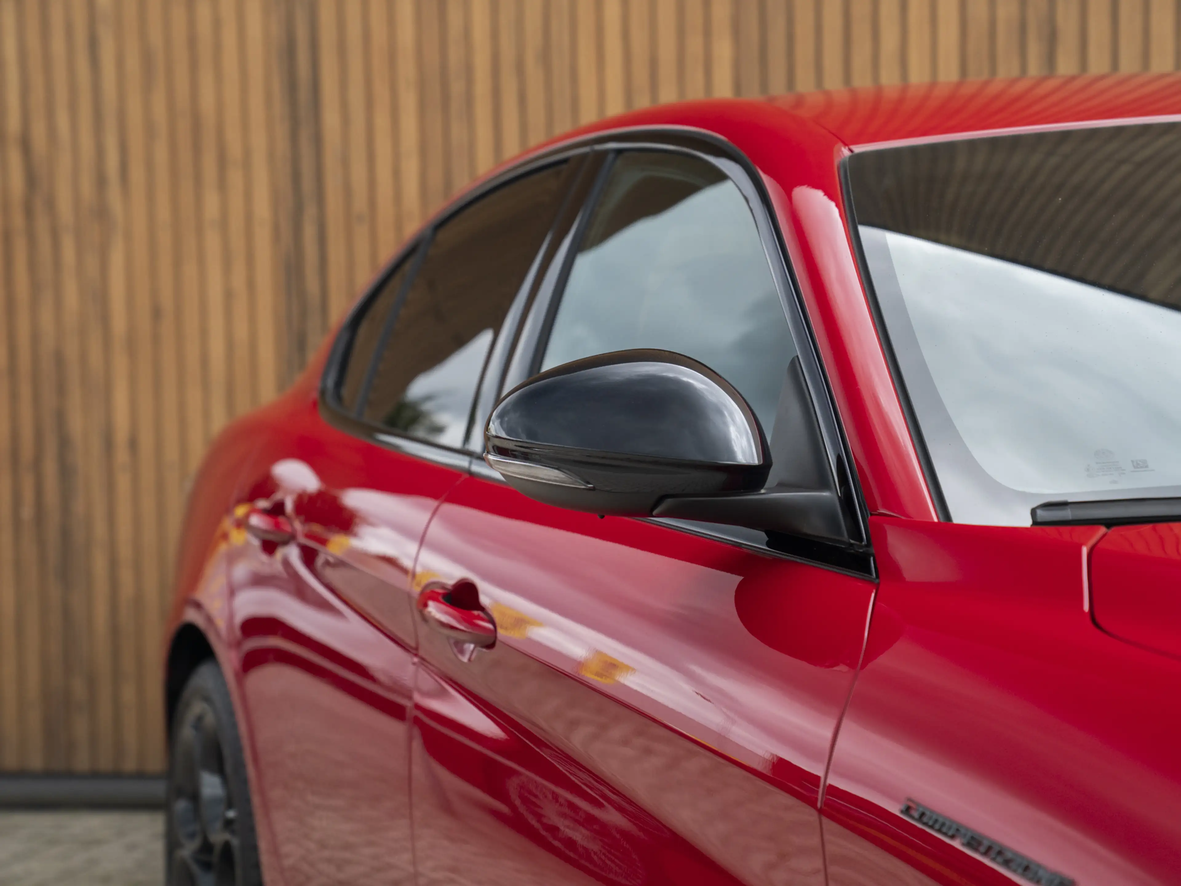 Alfa Romeo Giulia 2.0 T GME AWD Competizione — photo 21