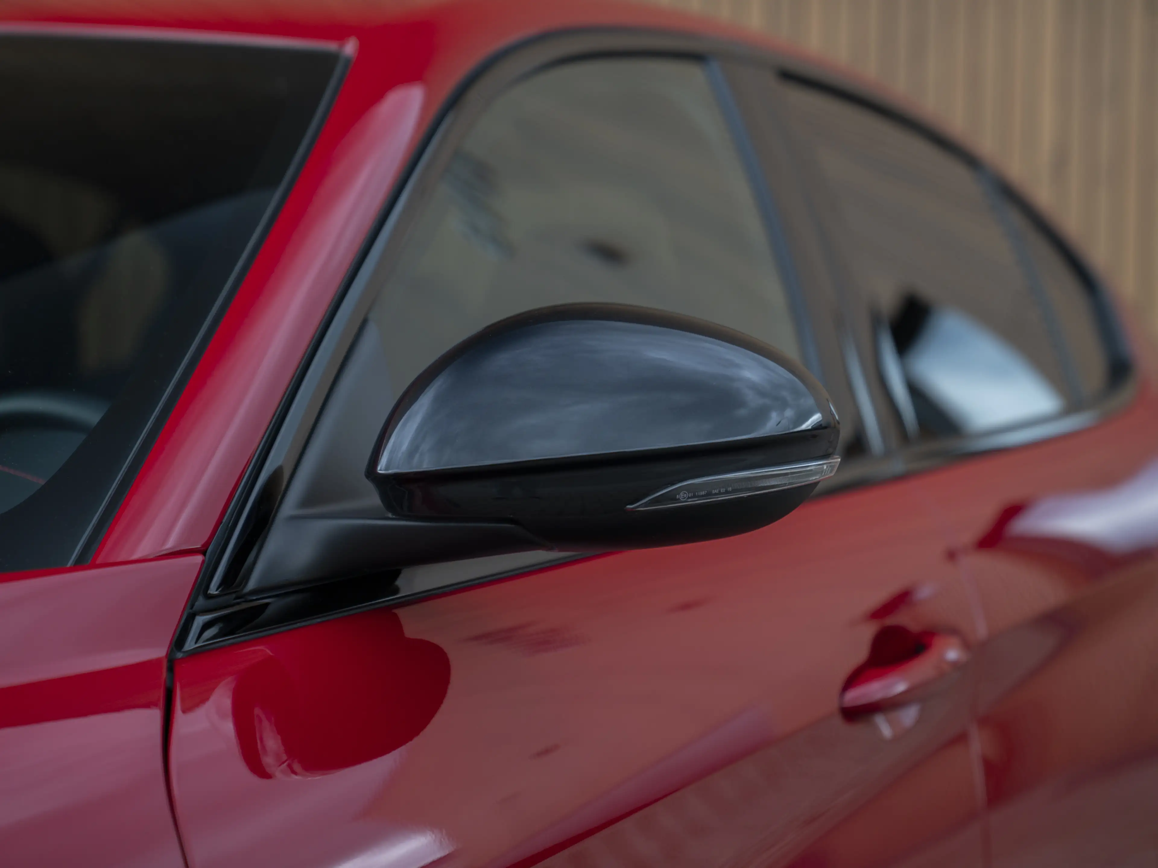 Alfa Romeo Giulia 2.0 T GME AWD Competizione — photo 16