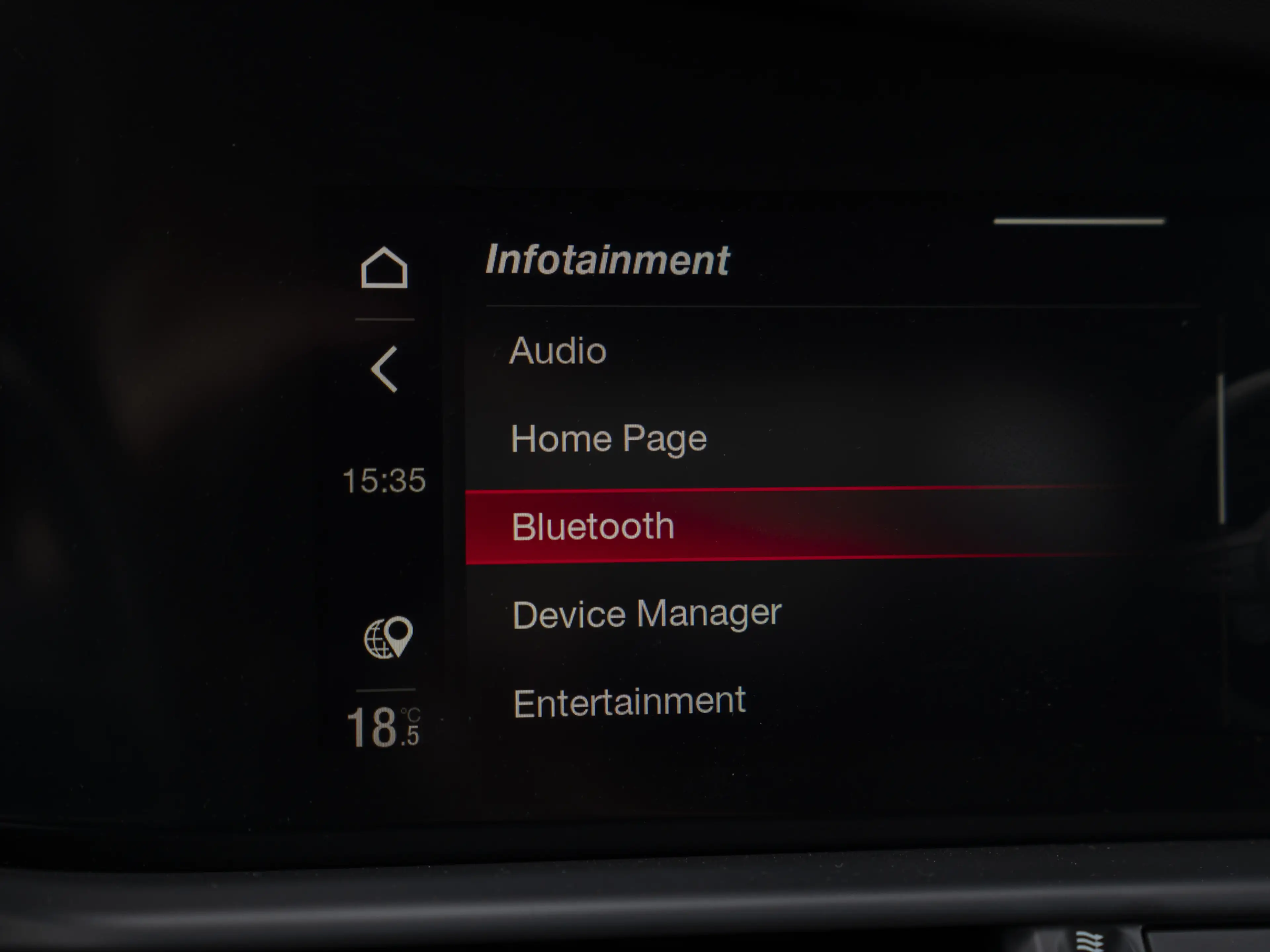 Alfa Romeo Giulia 2.0 T GME AWD Competizione — photo 29