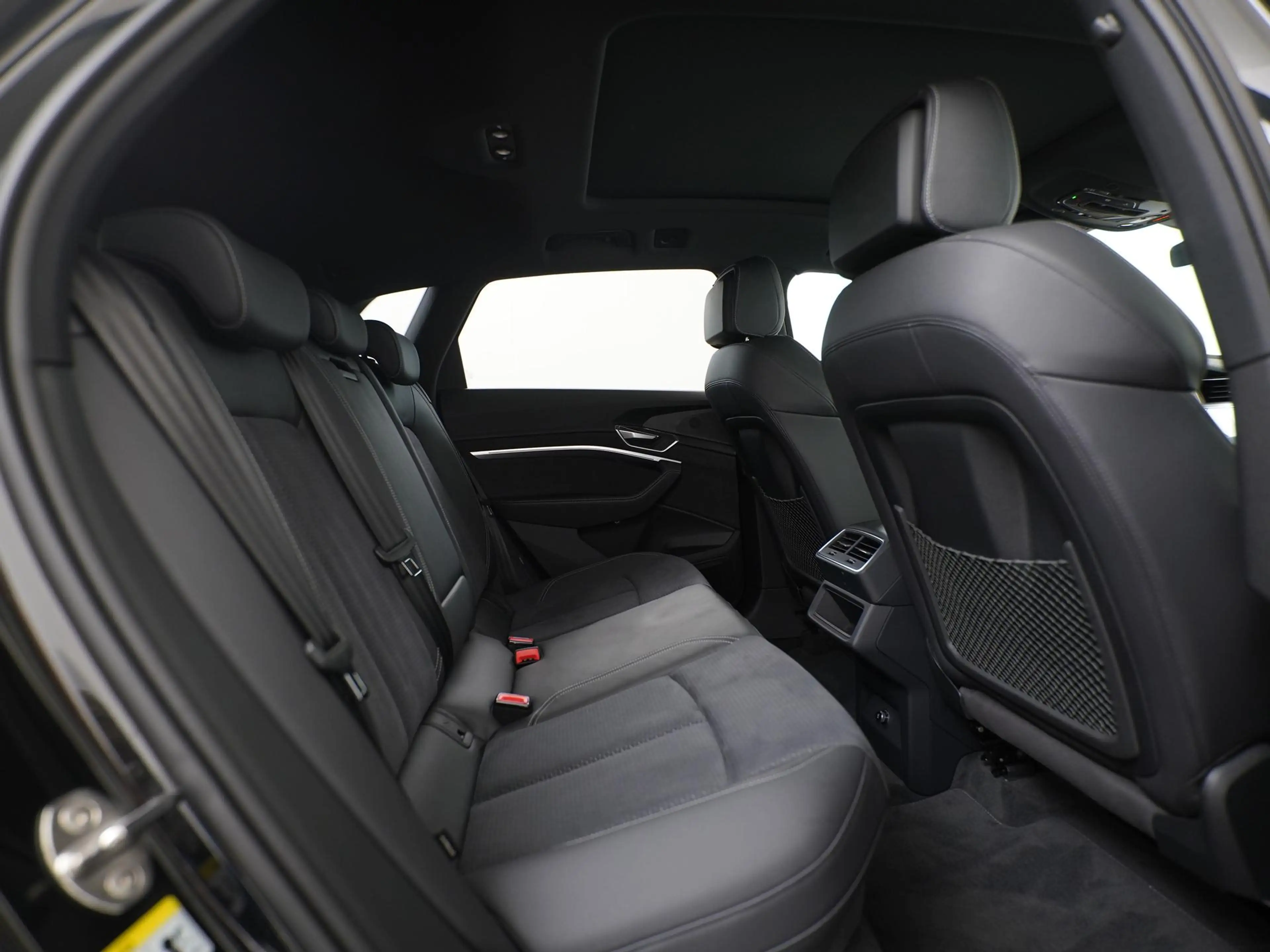 Audi e-tron 55 quattro S-Line Black Style 95 kWh | SOH 95% | P — photo 38