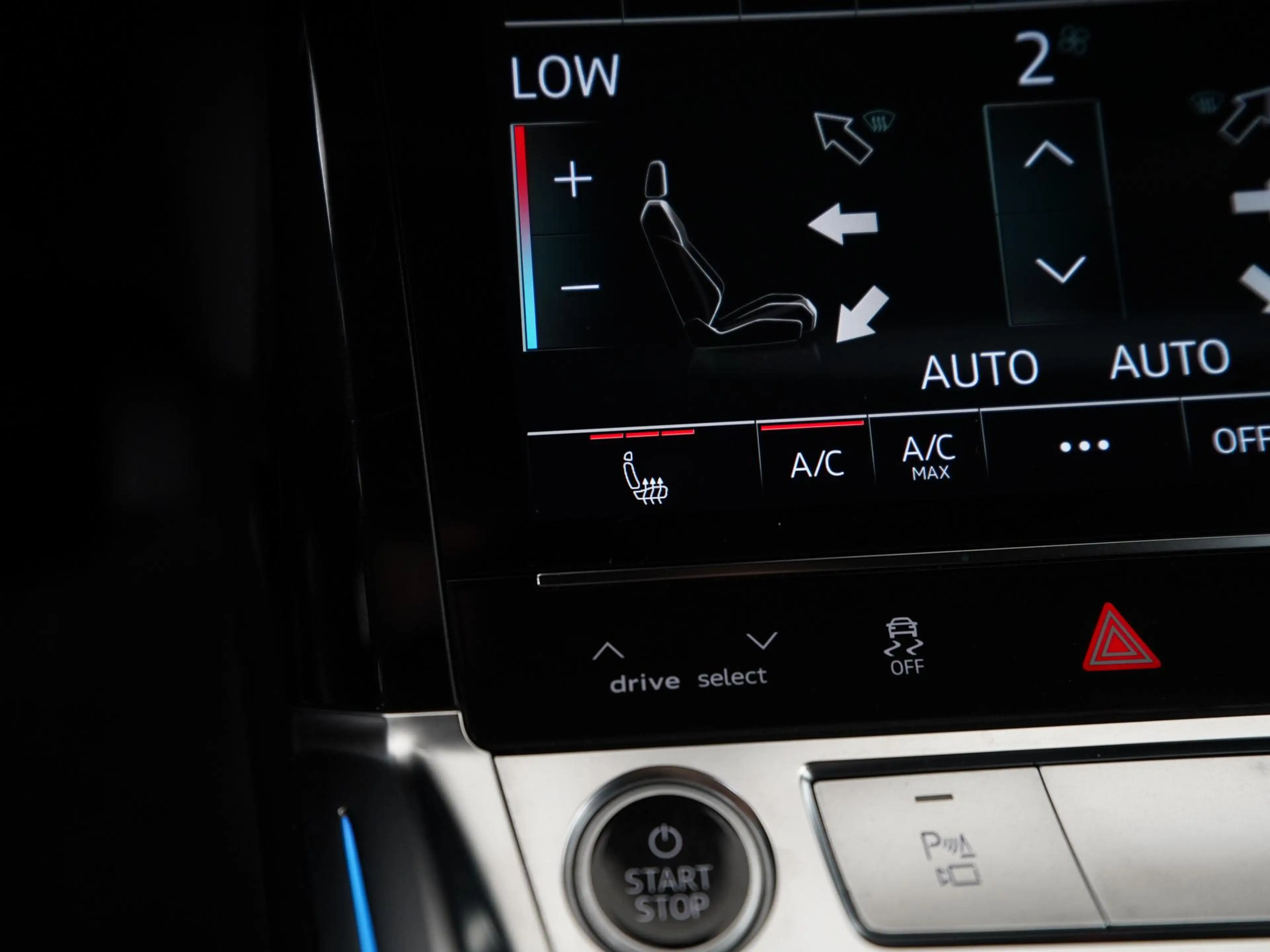 Audi e-tron 55 quattro S-Line Black Style 95 kWh | SOH 95% | P — photo 29