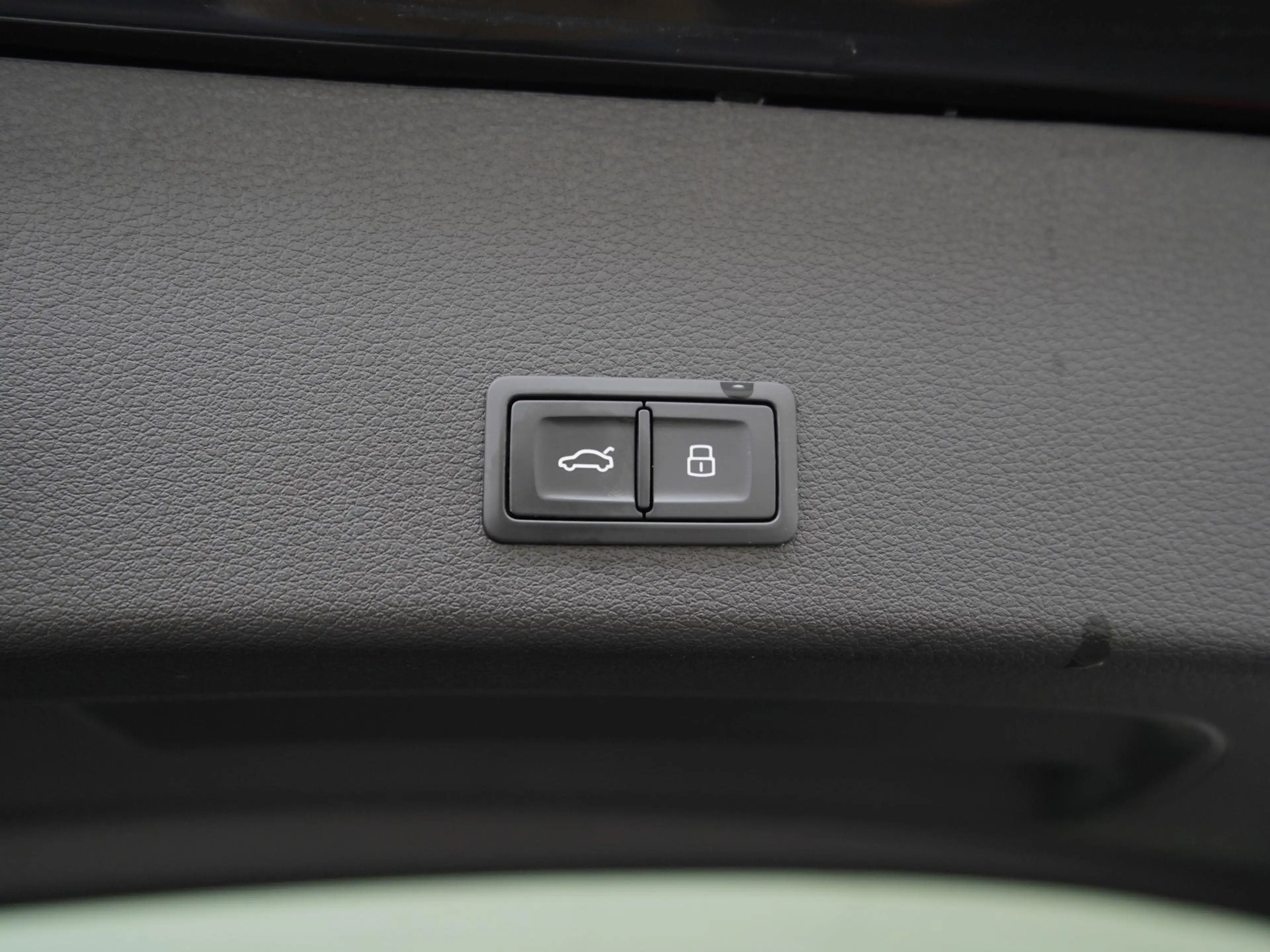 Audi e-tron 55 quattro S-Line Black Style 95 kWh | SOH 95% | P — photo 36