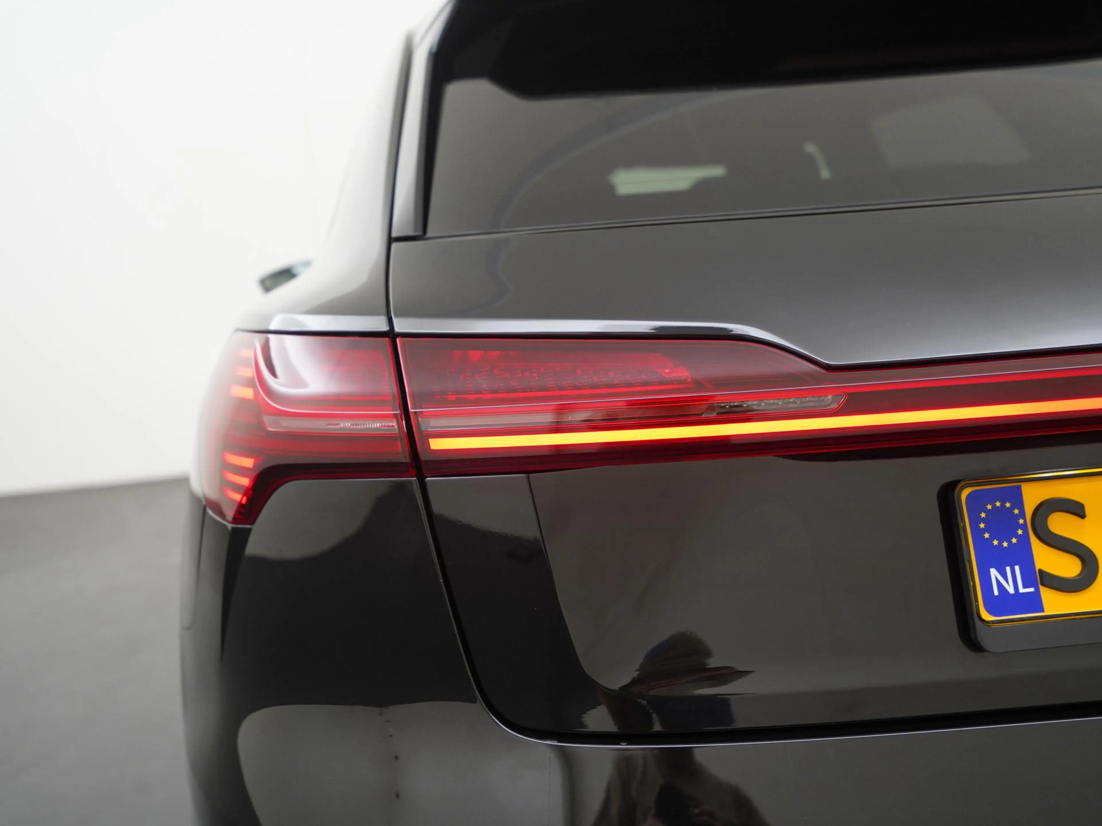 Audi e-tron 55 quattro S-Line Black Style 95 kWh | SOH 95% | P — photo 33