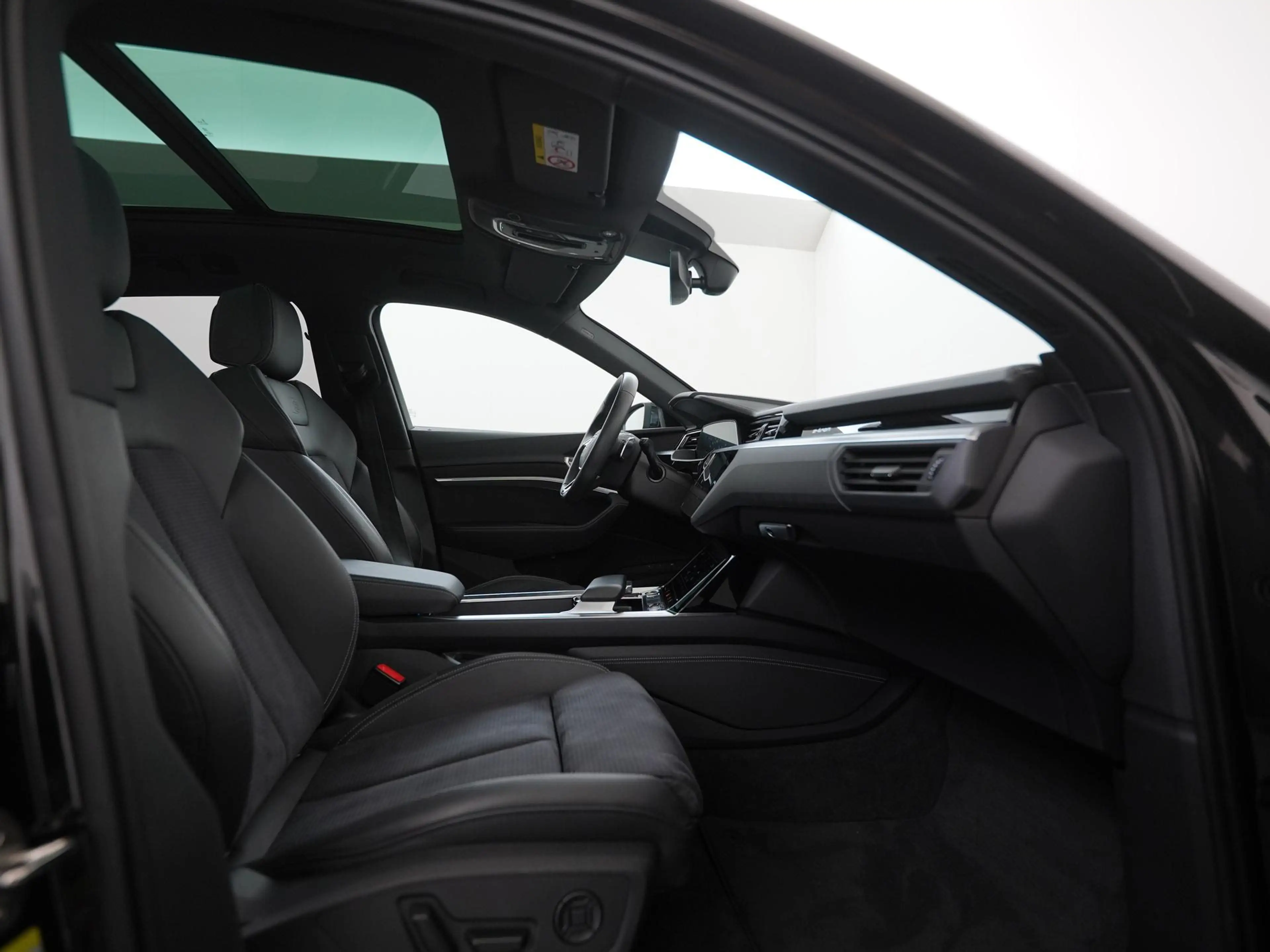 Audi e-tron 55 quattro S-Line Black Style 95 kWh | SOH 95% | P — photo 3