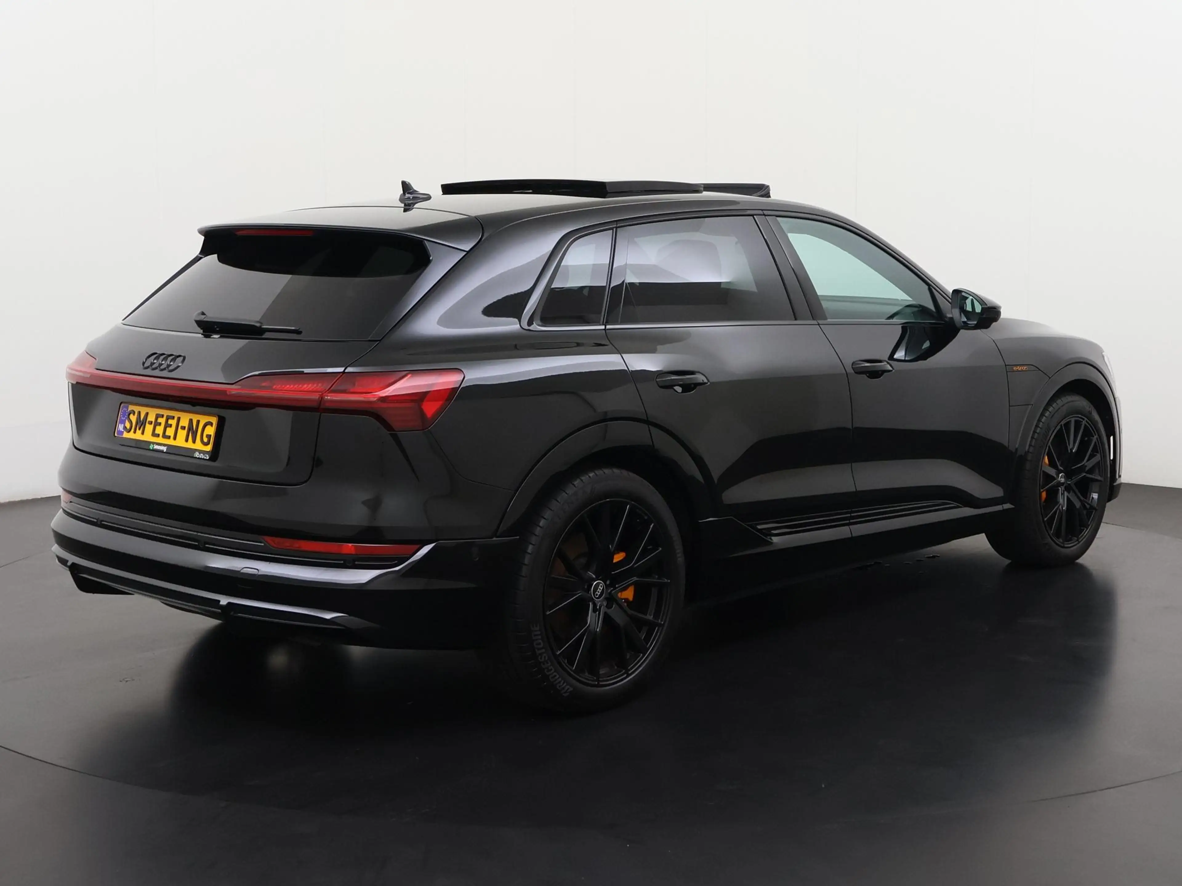 Audi e-tron 55 quattro S-Line Black Style 95 kWh | SOH 95% | P — photo 4