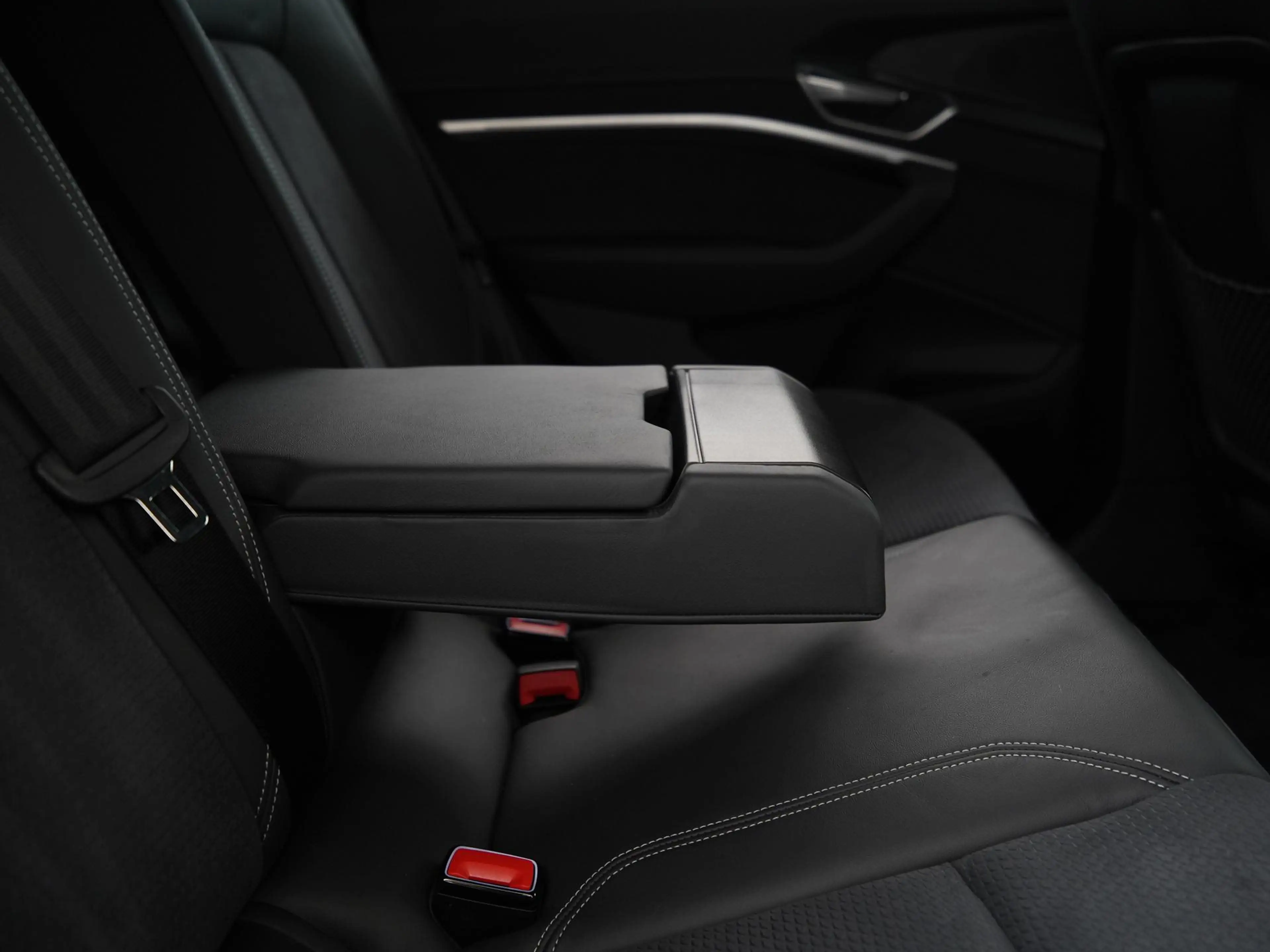 Audi e-tron 55 quattro S-Line Black Style 95 kWh | SOH 95% | P — photo 39