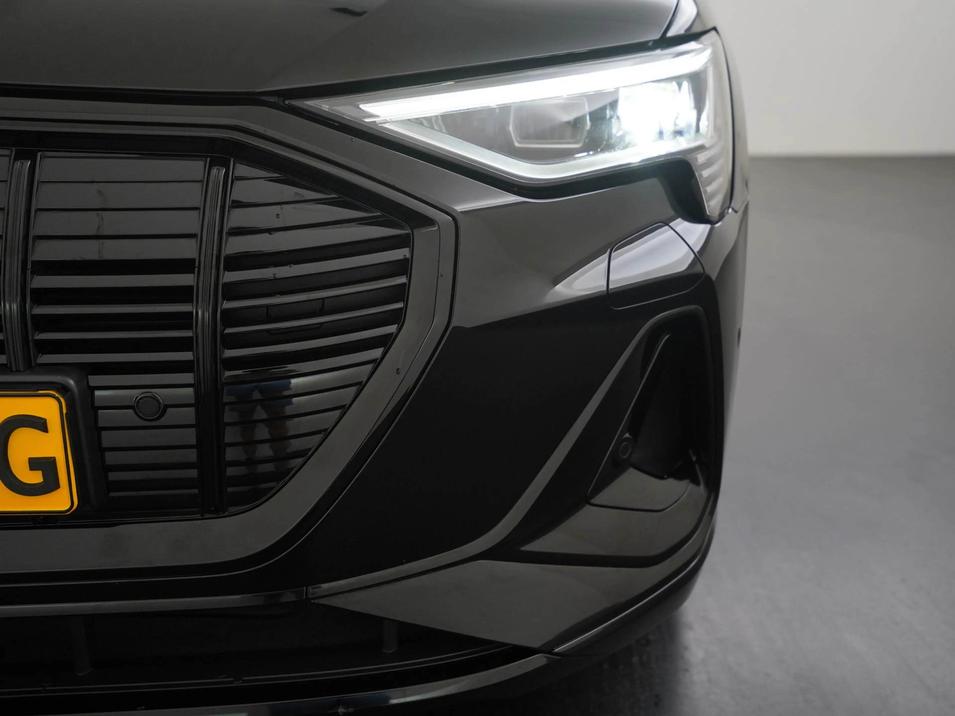 Audi e-tron 55 quattro S-Line Black Style 95 kWh | SOH 95% | P — photo 31