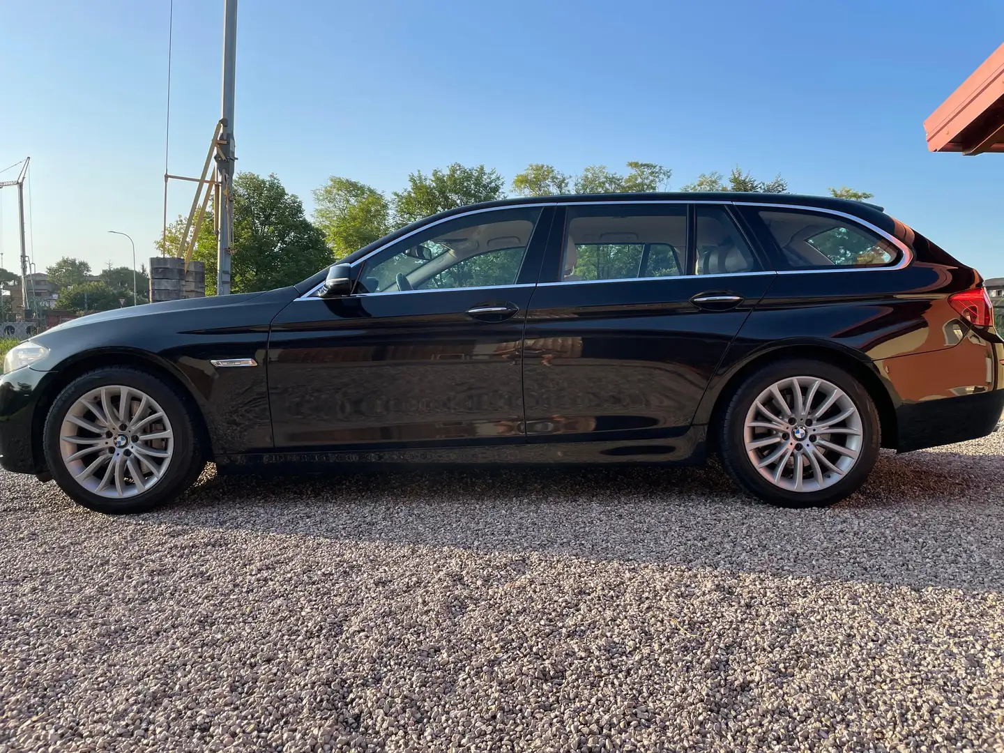 BMW 525 Serie 5 F11 Touring 525d Touring xdrive Luxury E6 Schwarz - 2