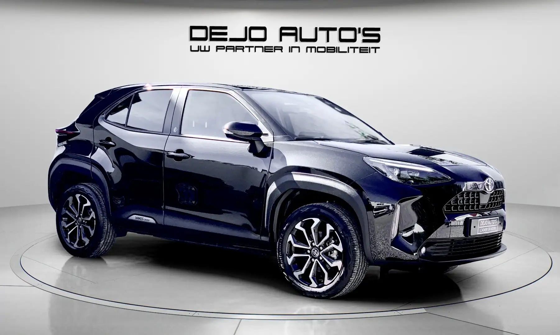 Toyota Yaris Cross 1.5 HYBRID 130 TEAM-PLAYER NAVI PDC-V+A CAMERA SAF Zwart - 1