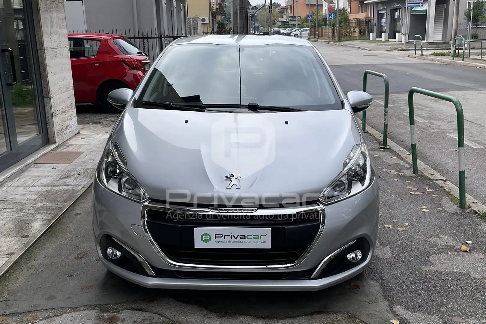 Peugeot 208 PureTech 82 5 porte Active Plateado - 2