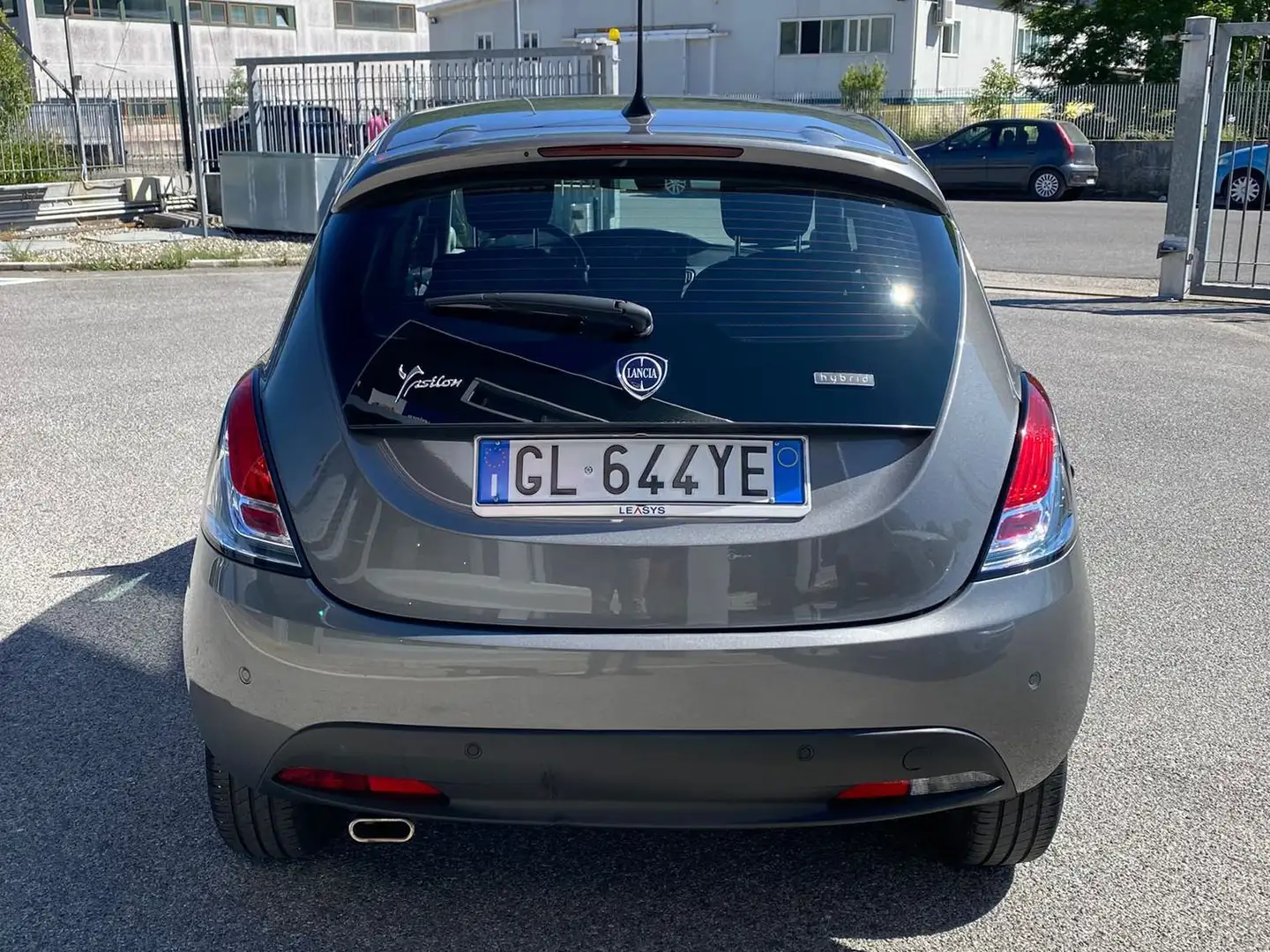 Lancia Ypsilon 1.0 firefly hybrid Gold s Gris - 2