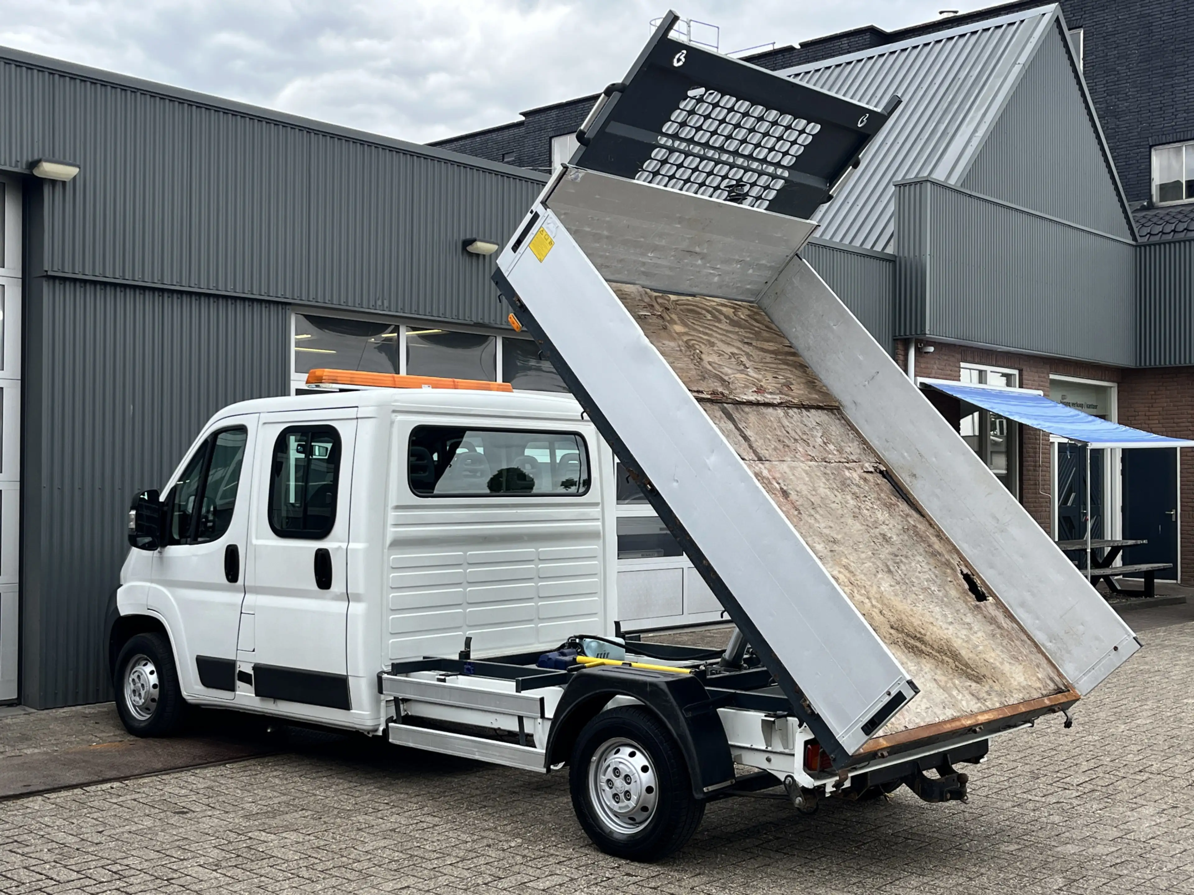 Peugeot Boxer 335 2.2 HDI L3 DC LET OP 5e VERSNELLING WERKT NIET — photo 3