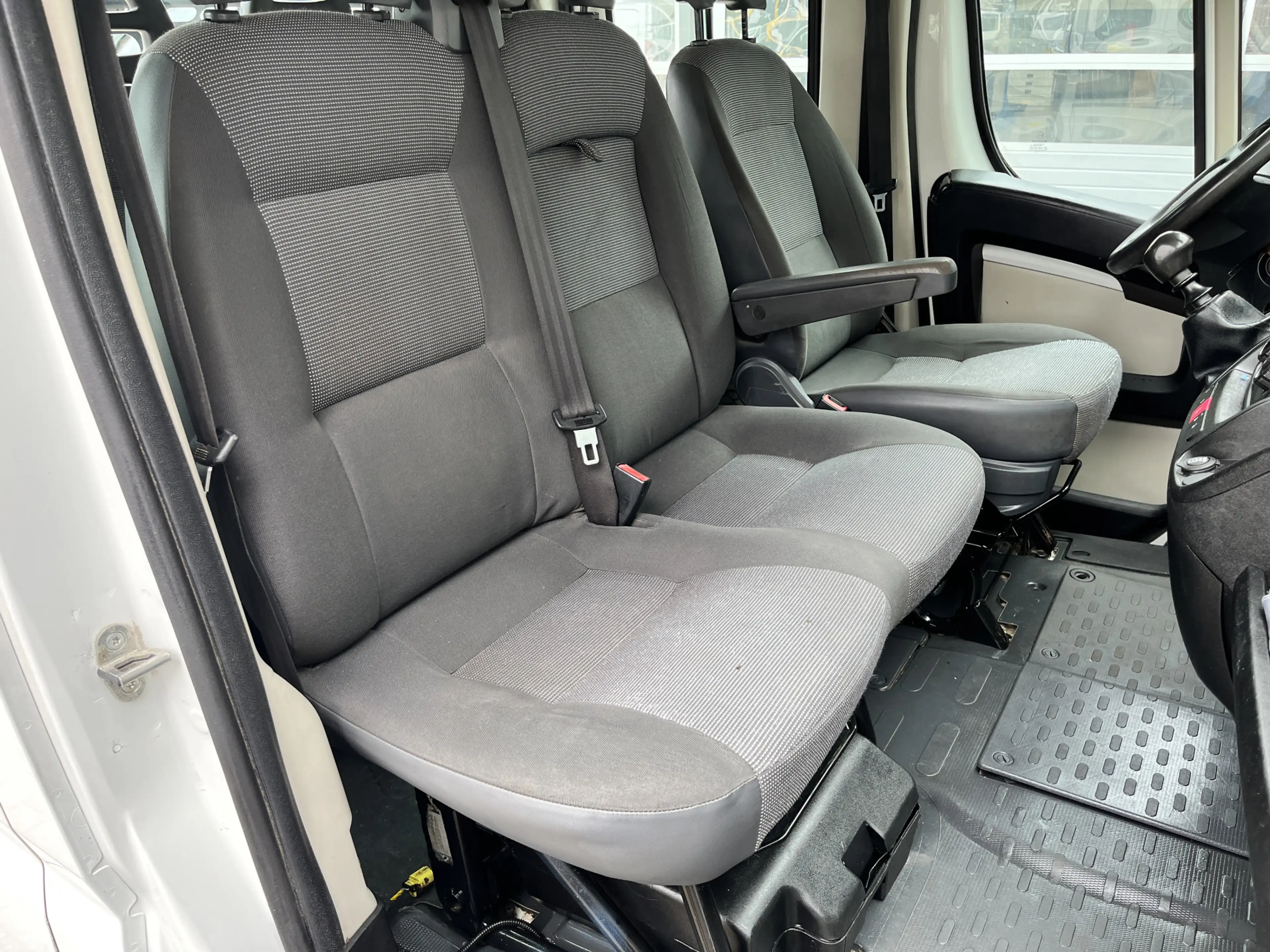 Peugeot Boxer 335 2.2 HDI L3 DC LET OP 5e VERSNELLING WERKT NIET — photo 7
