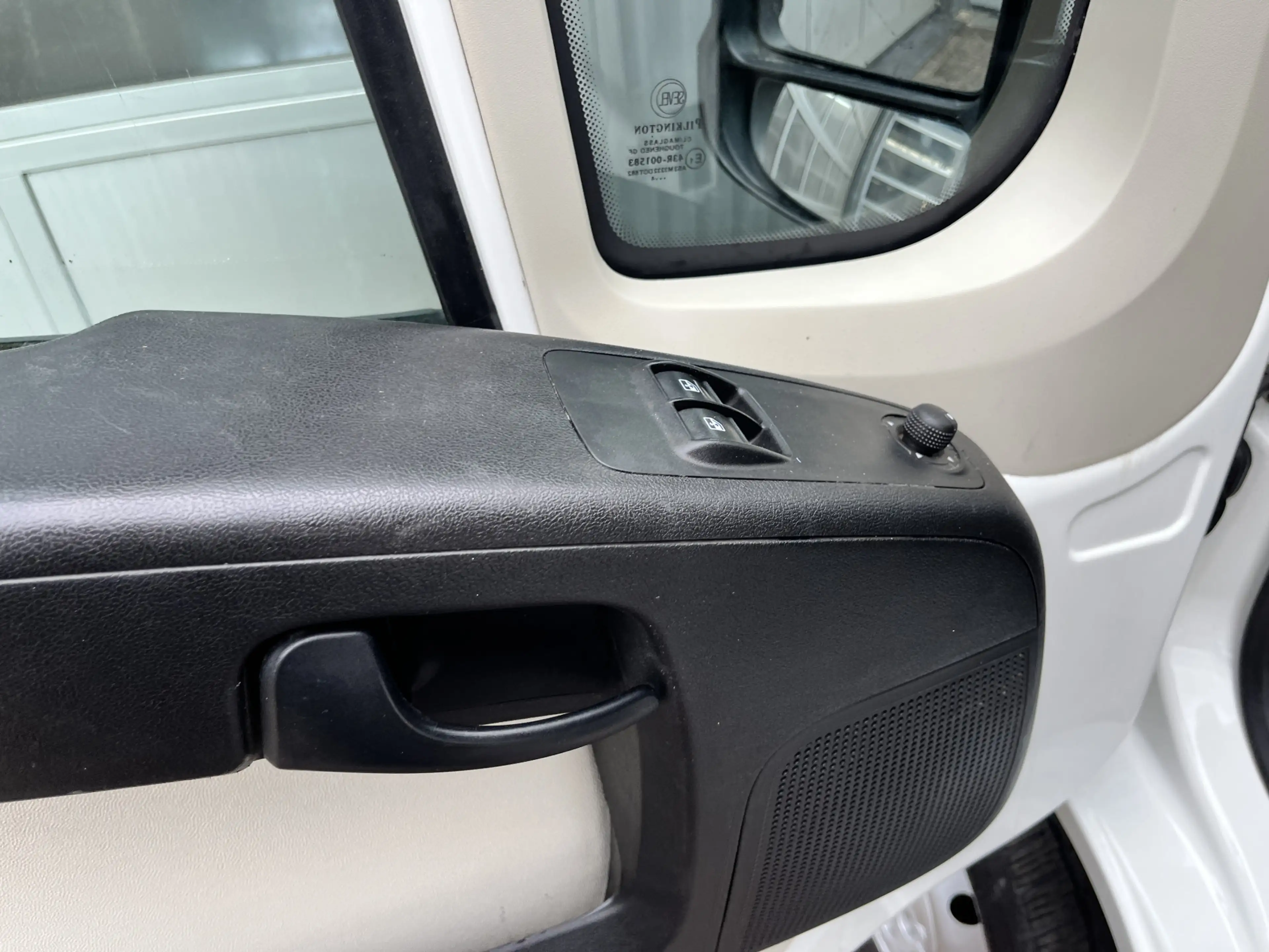 Peugeot Boxer 335 2.2 HDI L3 DC LET OP 5e VERSNELLING WERKT NIET — photo 9