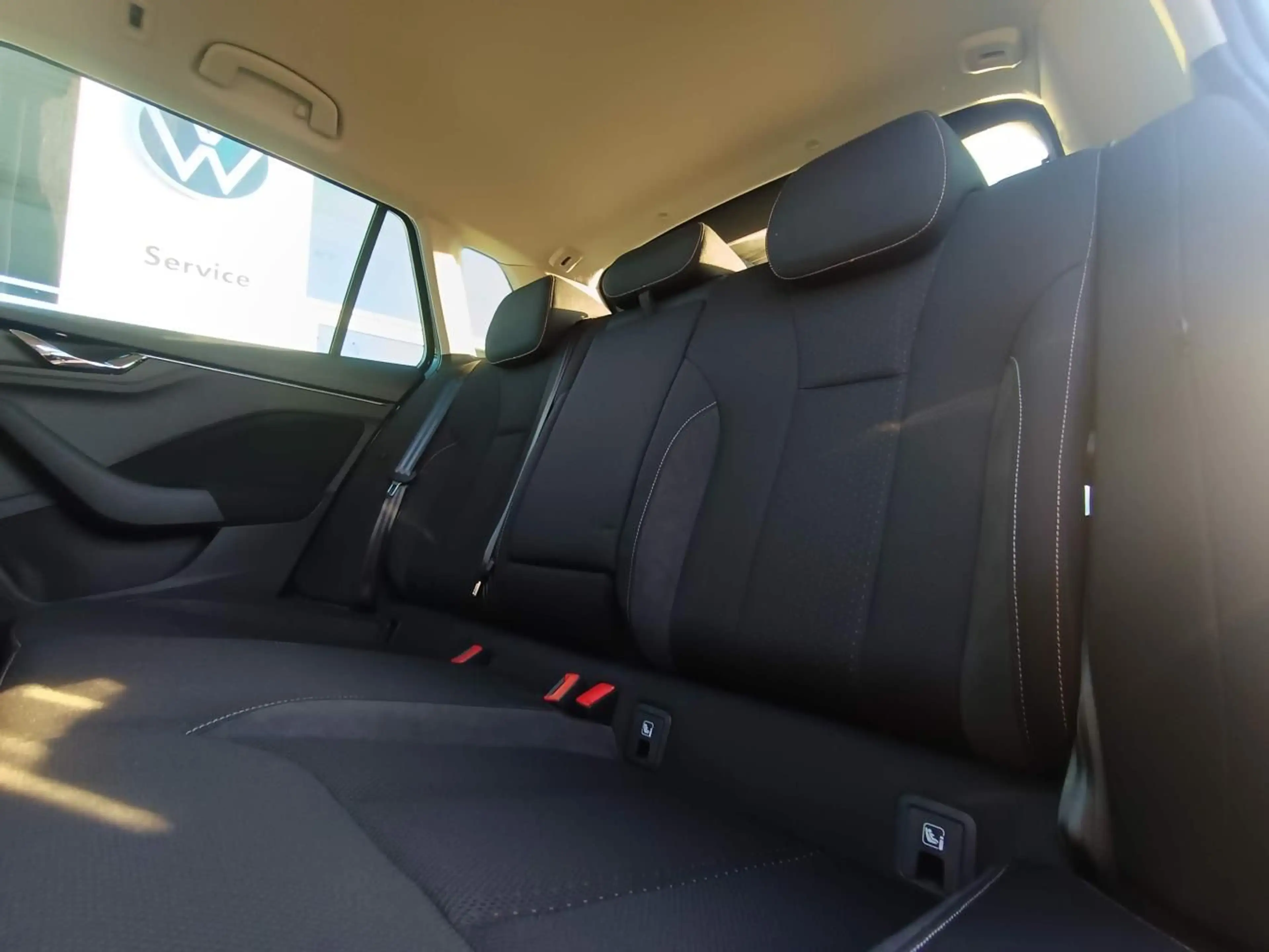 Skoda Kamiq 1.5 TSI DSG SCOUTLINE SMART-LINK+18"+ACC+L — photo 11