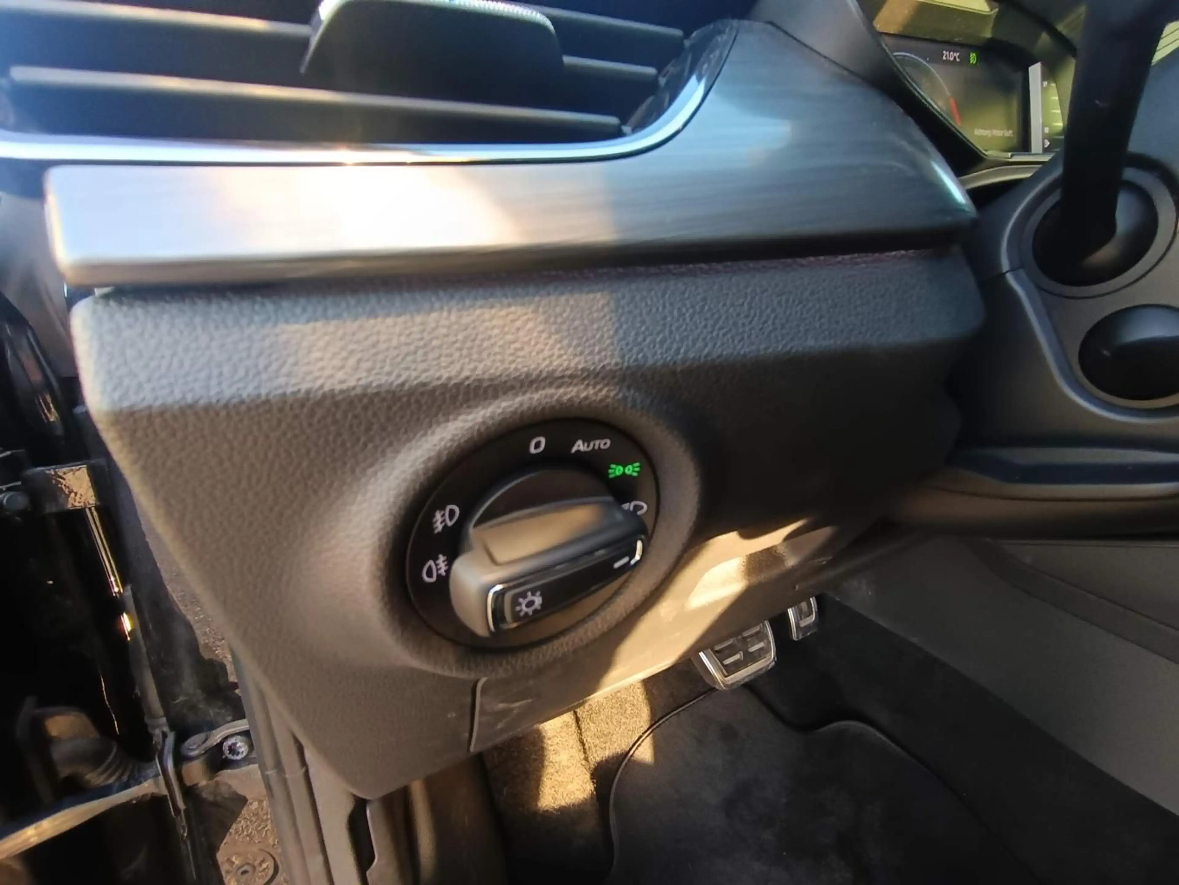 Skoda Kamiq 1.5 TSI DSG SCOUTLINE SMART-LINK+18"+ACC+L — photo 10