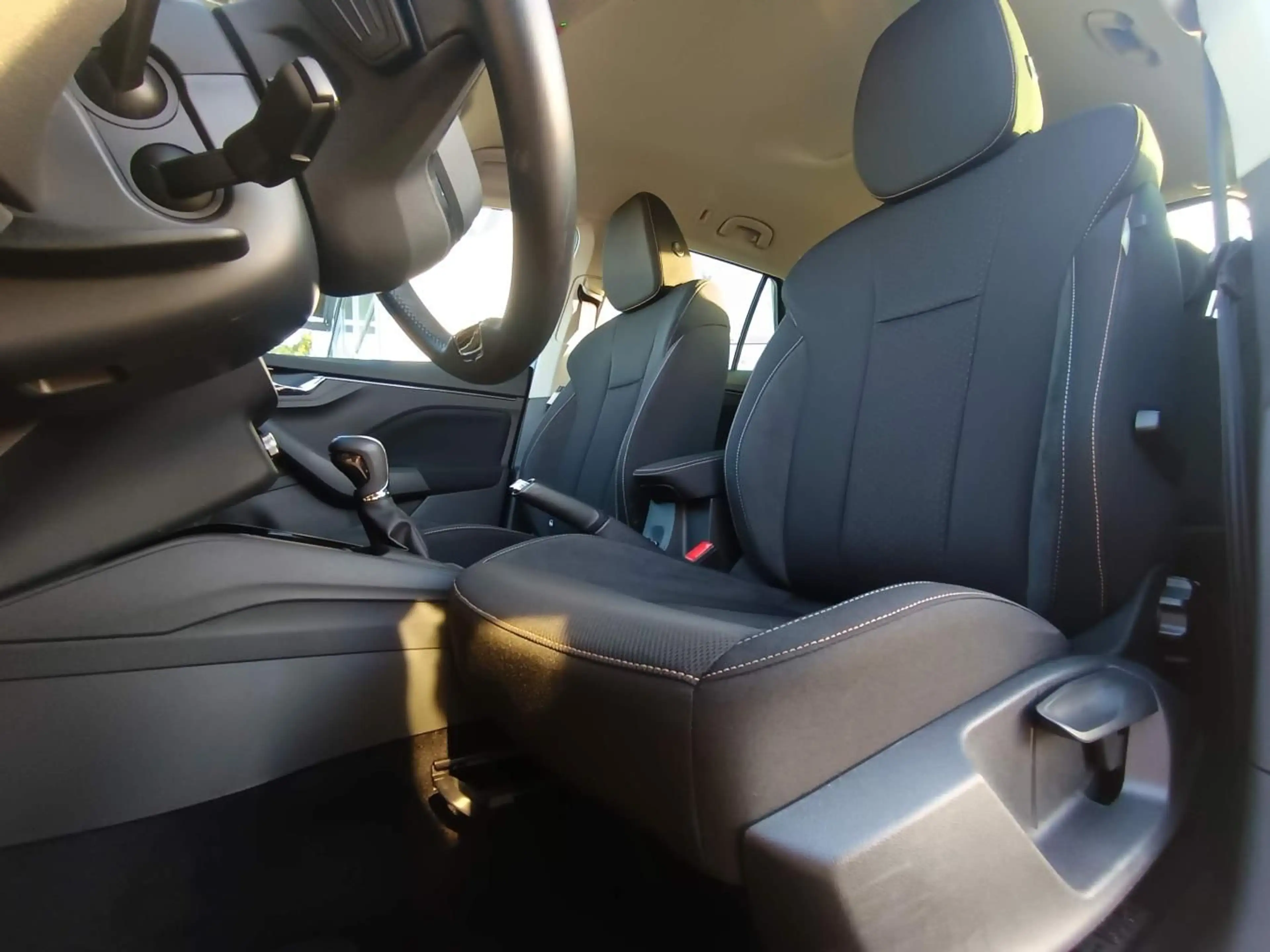 Skoda Kamiq 1.5 TSI DSG SCOUTLINE SMART-LINK+18"+ACC+L — photo 9