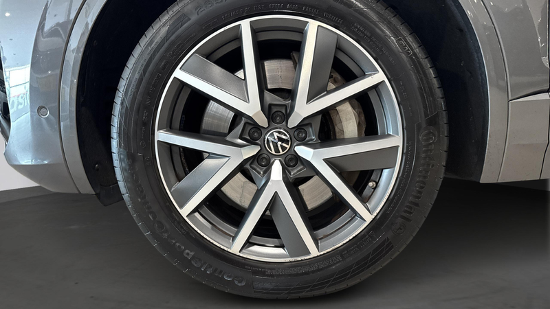 Volkswagen Touareg 3.0 TSi 4MOTION R eHybrid — photo 11