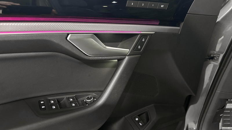 Volkswagen Touareg 3.0 TSi 4MOTION R eHybrid — photo 14