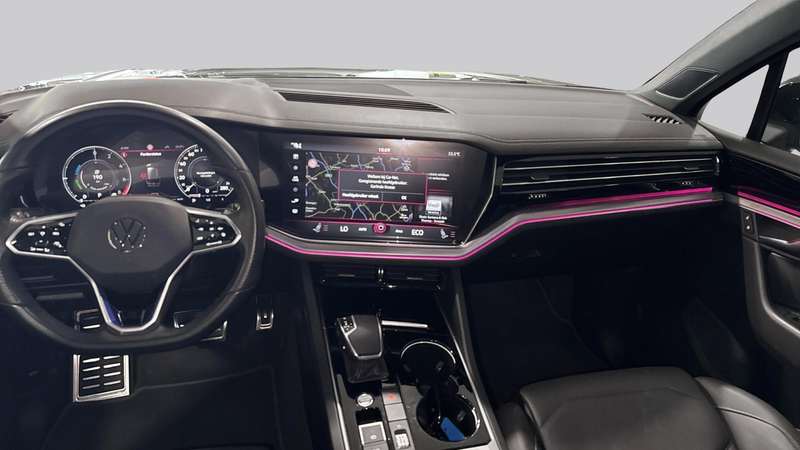 Volkswagen Touareg 3.0 TSi 4MOTION R eHybrid — photo 13