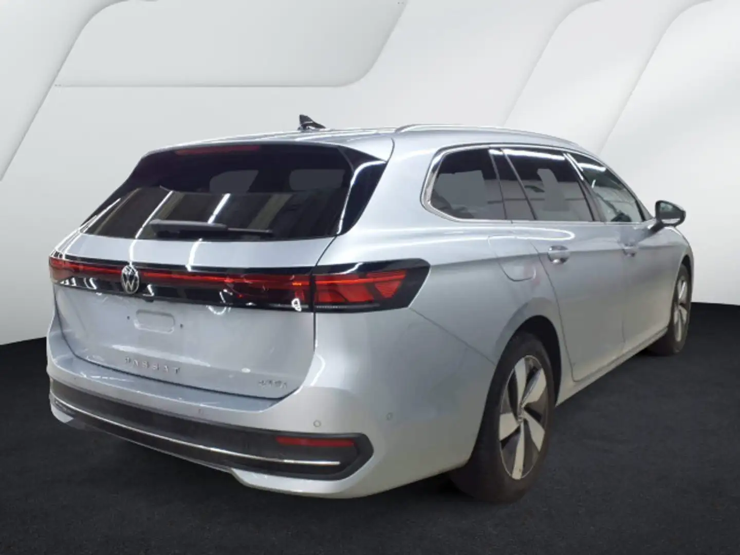 Volkswagen Passat Variant BUSINESS 1.5 eTSI DSG NAVI AHK LE Silber - 2