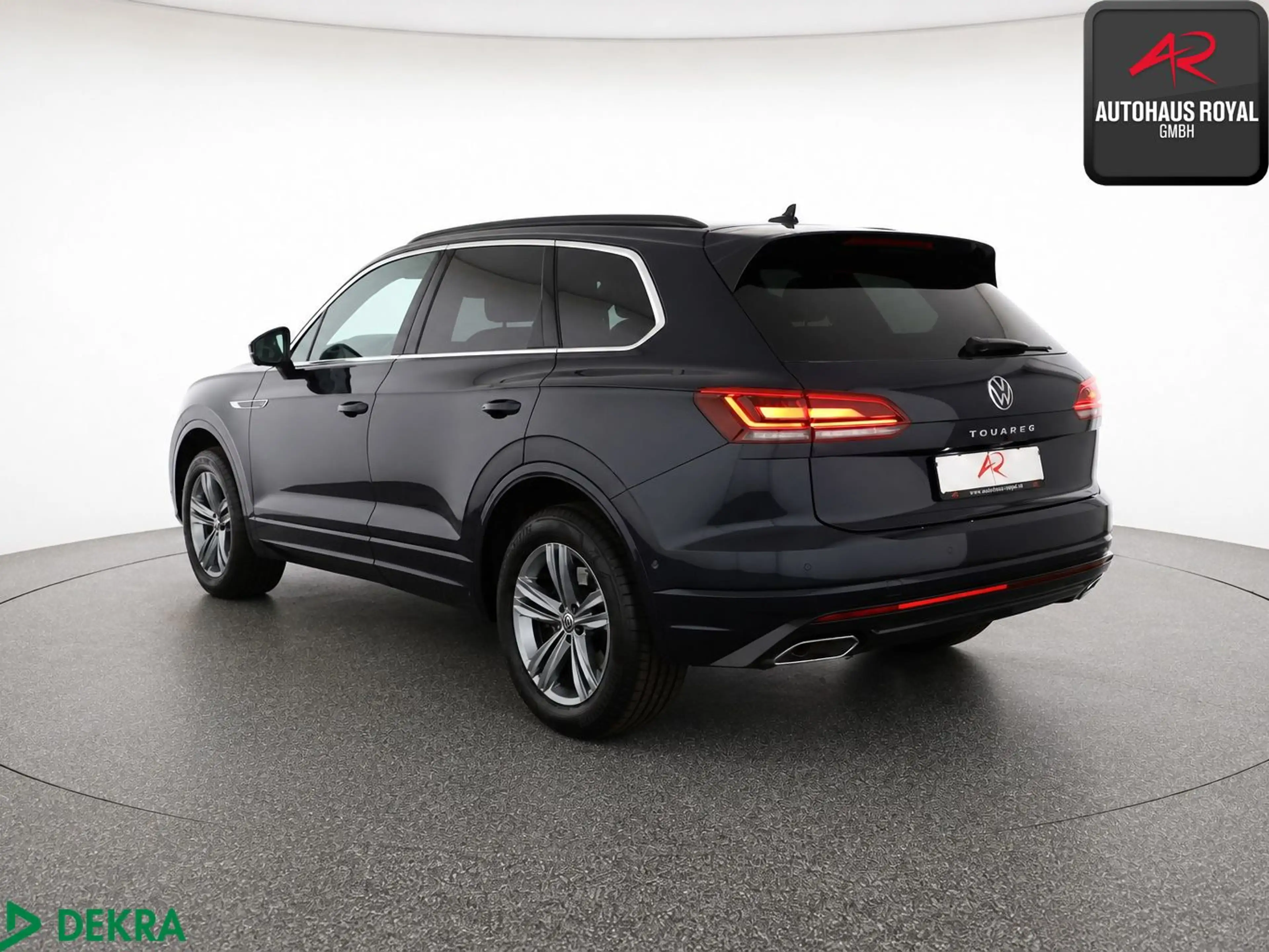 Volkswagen Touareg 3.0 TSI 4M R LINE DYNAUDIO,360°,ACC,AHK — photo 3