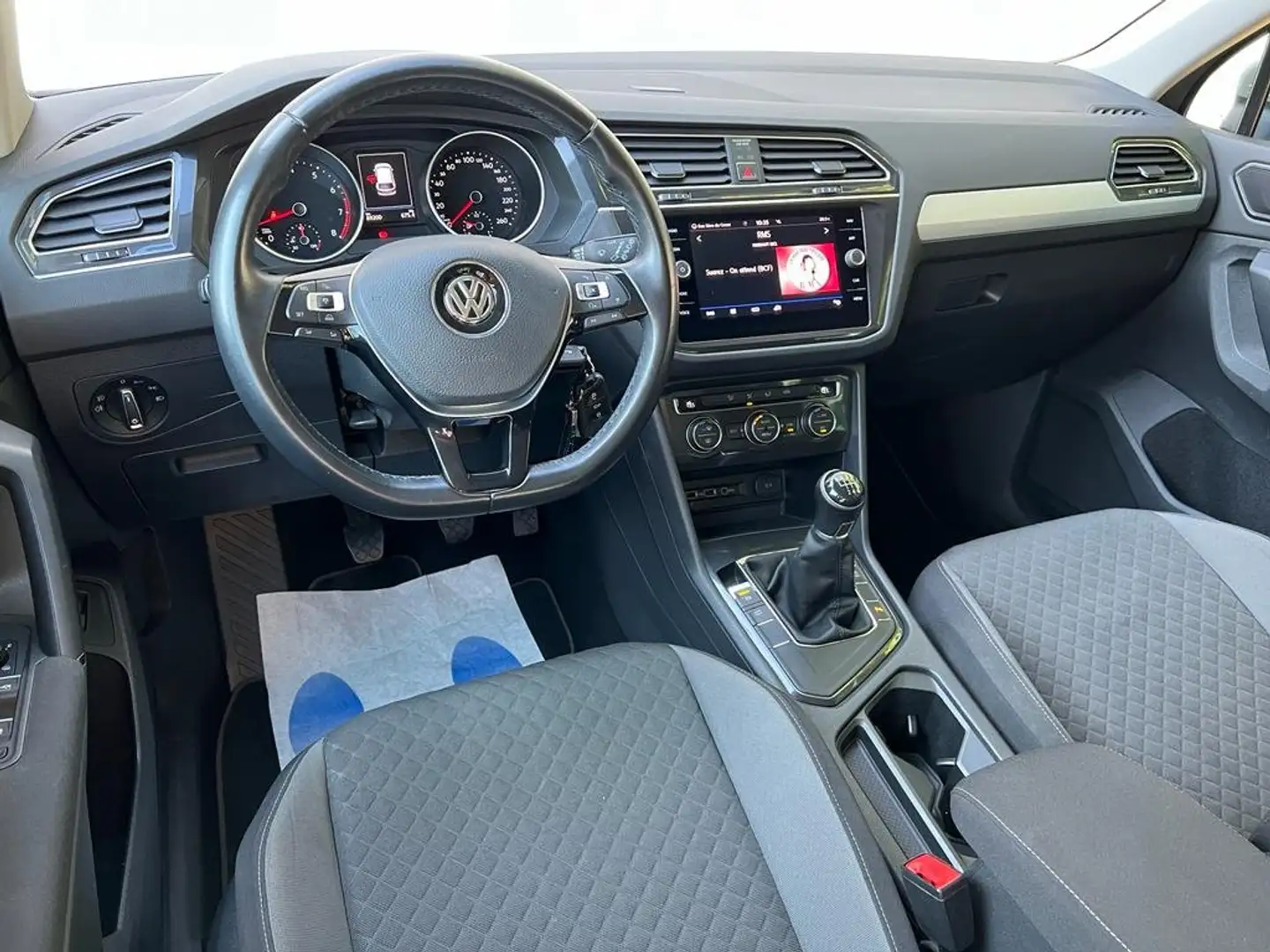 Volkswagen Tiguan DAB, Navigation, CarPlay, Cruise Adaptatif.... Grau - 2