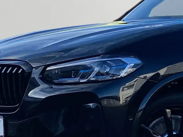 BMW X3 view 5
