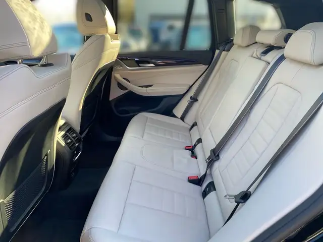 BMW X3 view 11