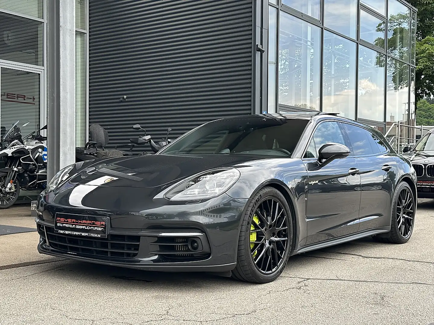 Porsche Panamera 4 E-Hybrid PHEV Sport Turismo Aut. Grau - 2