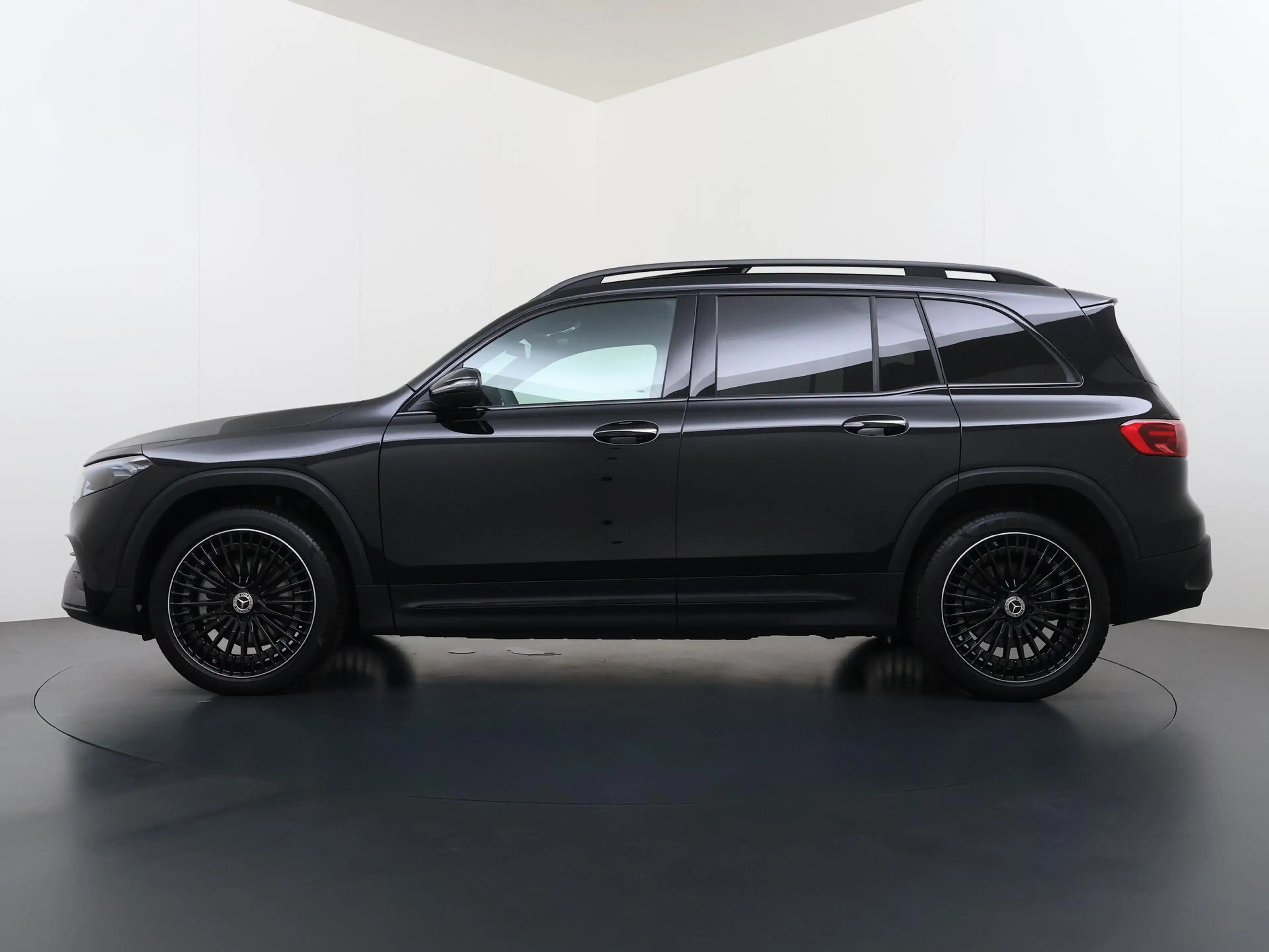 Mercedes-Benz EQB 250 250+ AMG Line 71 kWh | Panorama - Schuifdak | 20" — photo 3