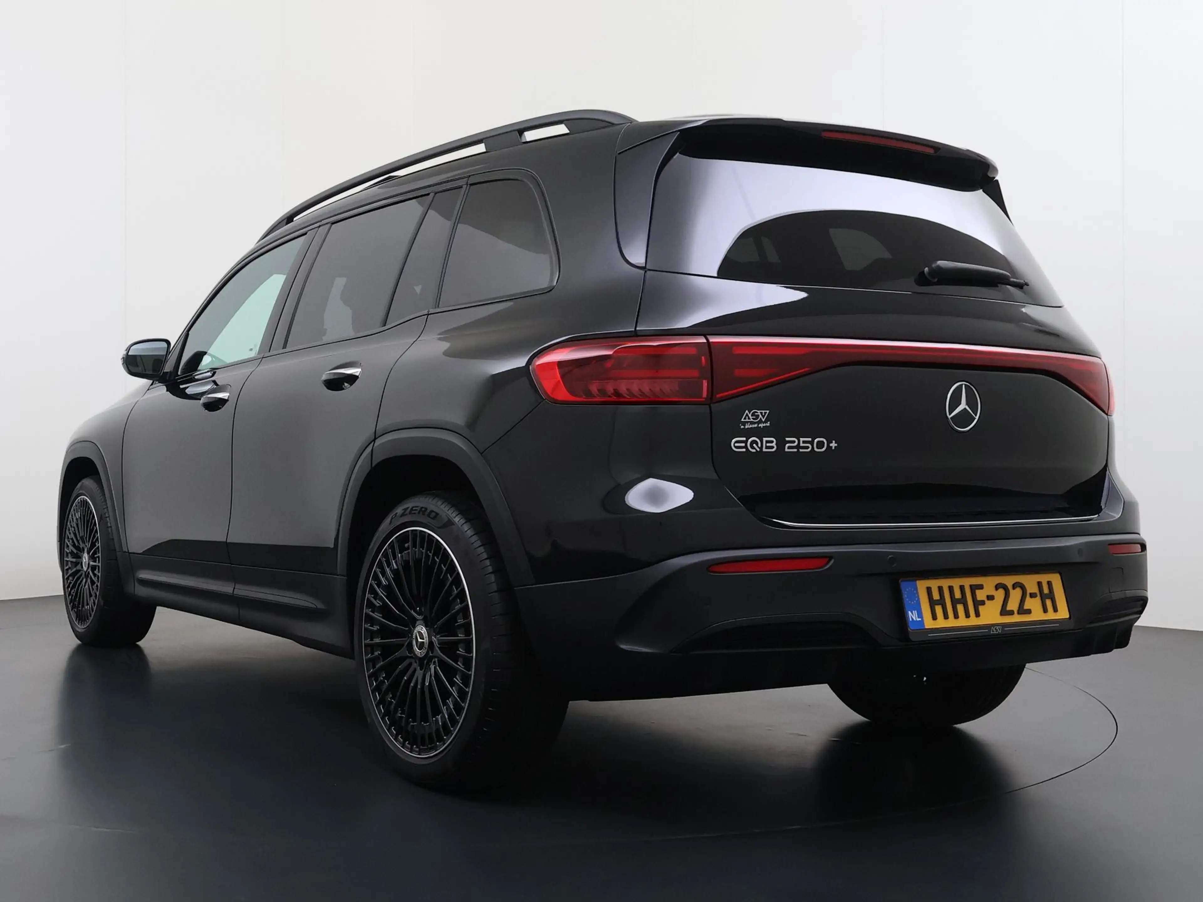 Mercedes-Benz EQB 250 250+ AMG Line 71 kWh | Panorama - Schuifdak | 20" — photo 5