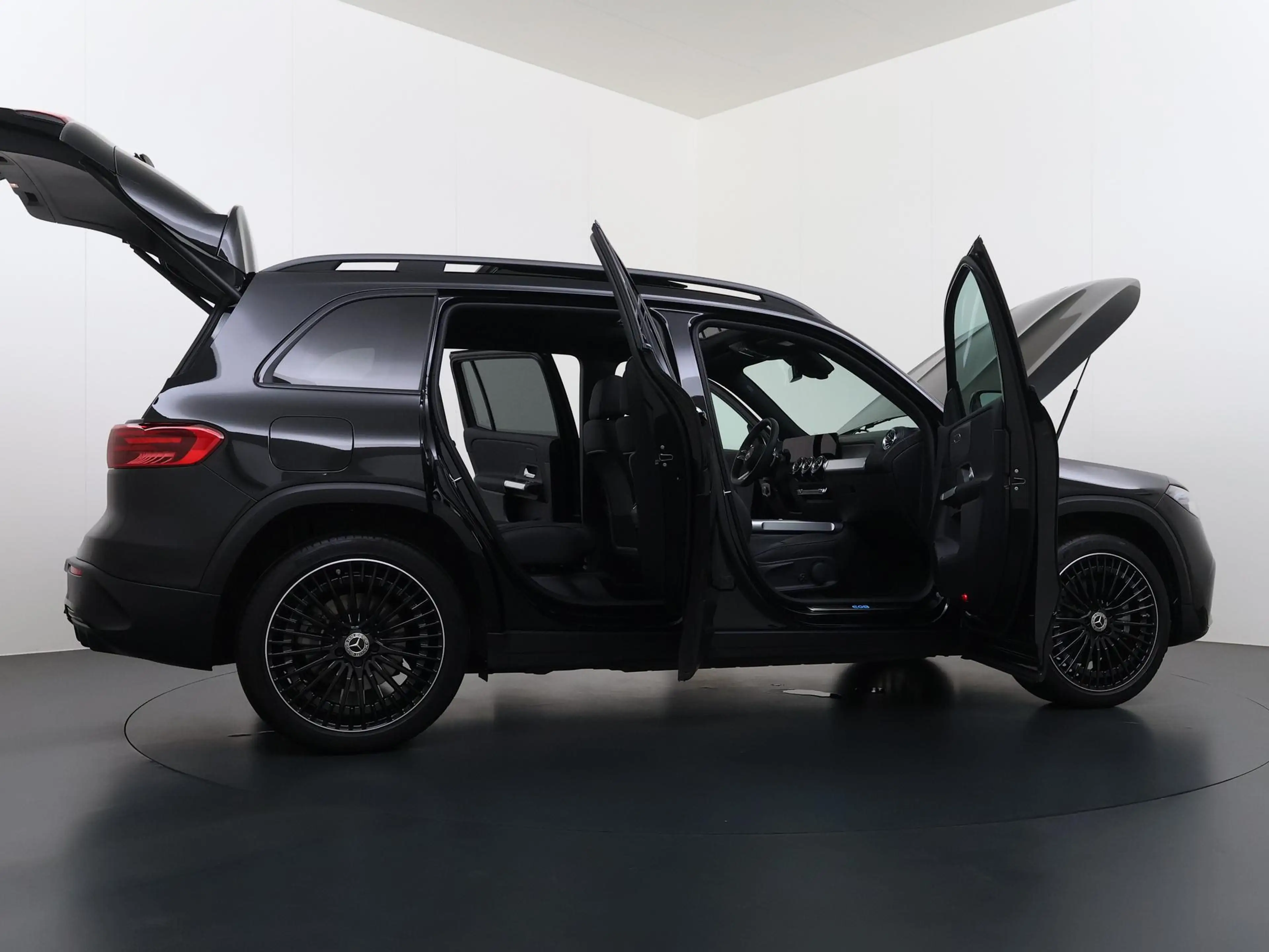 Mercedes-Benz EQB 250 250+ AMG Line 71 kWh | Panorama - Schuifdak | 20" — photo 14