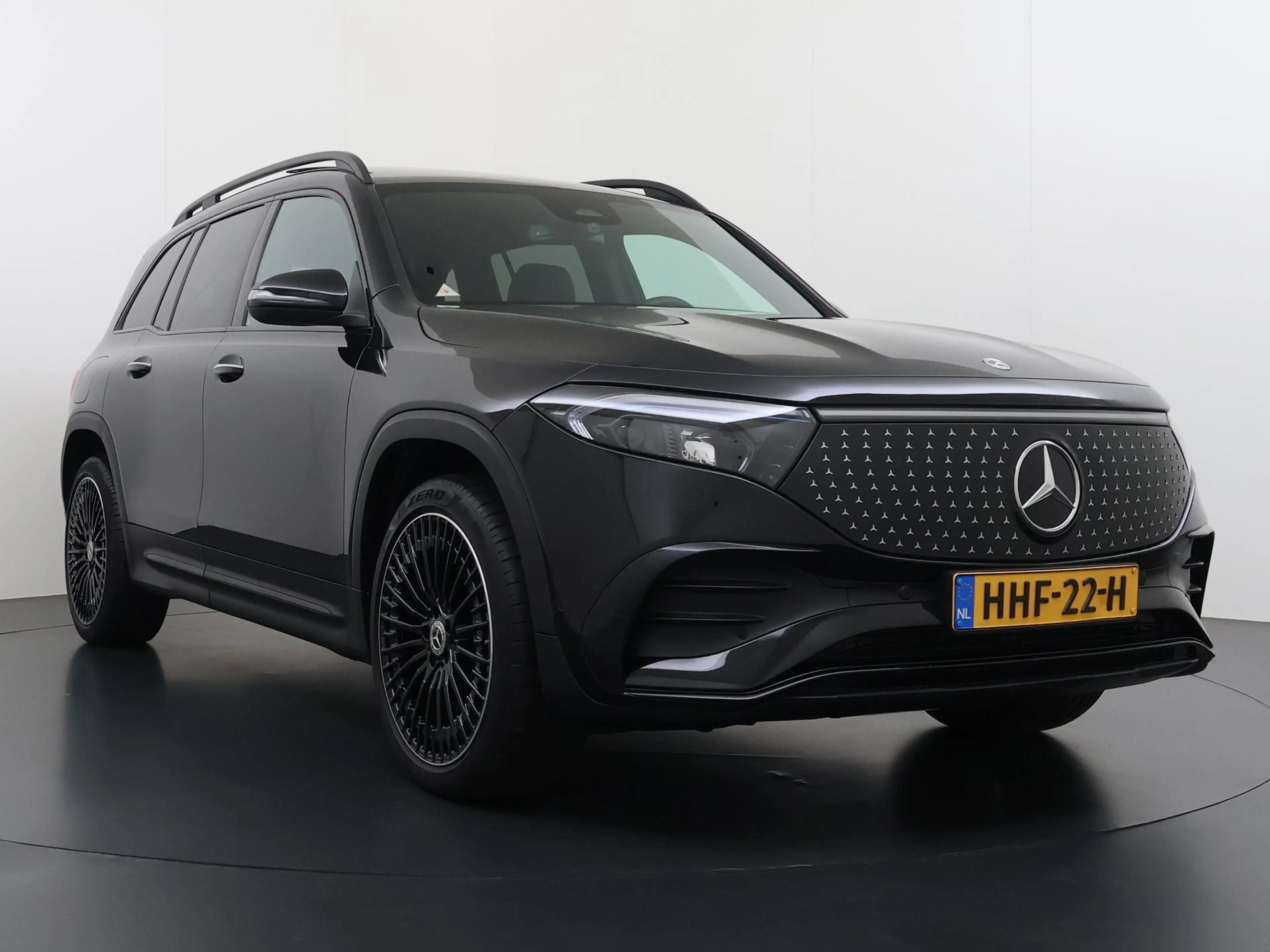 Mercedes-Benz EQB 250 250+ AMG Line 71 kWh | Panorama - Schuifdak | 20" — photo 11