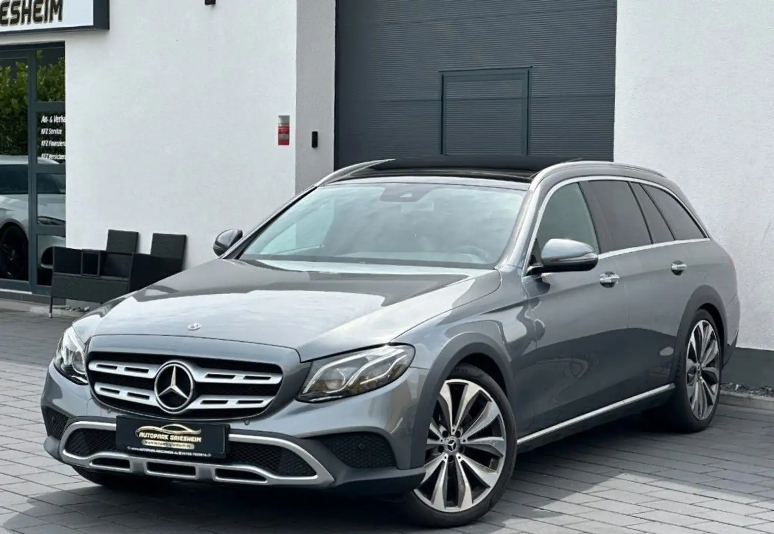 Mercedes-Benz E 220 d 4Matic All-Terrain*2H*COMAND*KAMERA*PANO Grau - 1