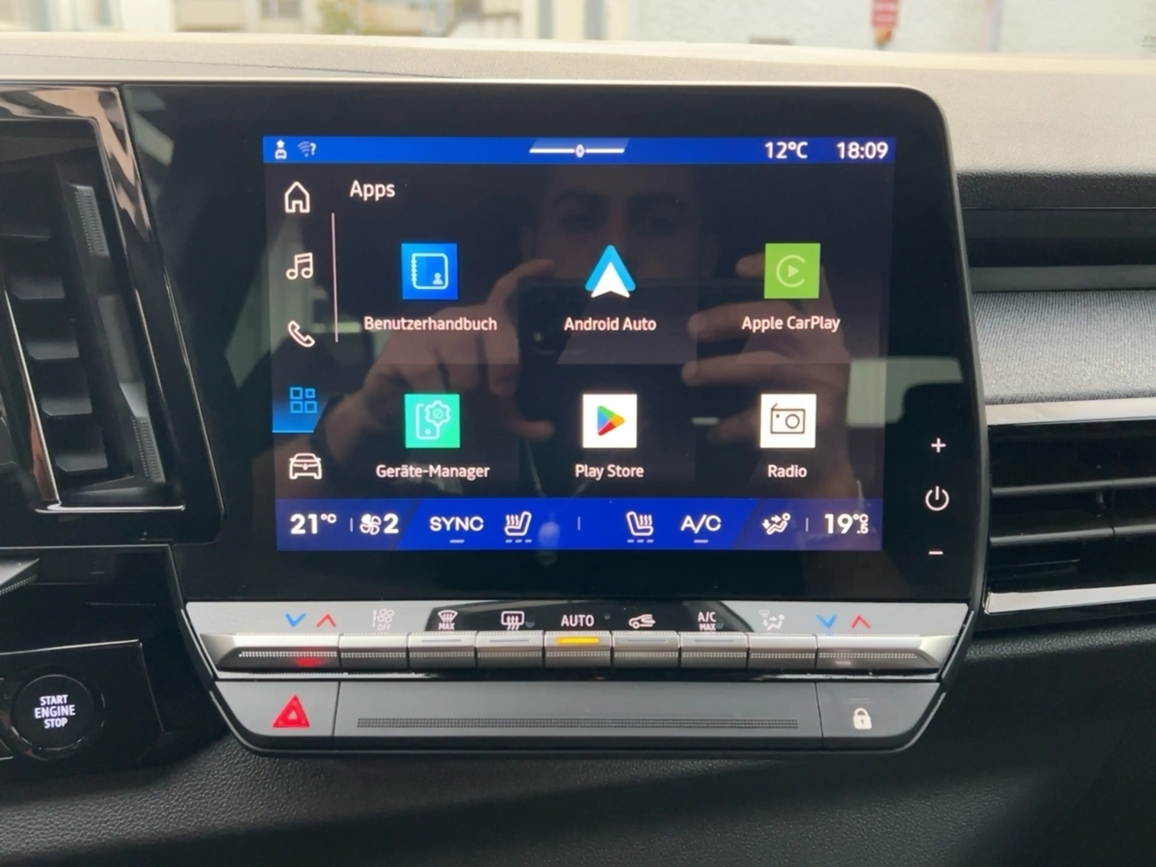 Renault Austral 1.3 TCE 160 EVOLUTION — photo 12