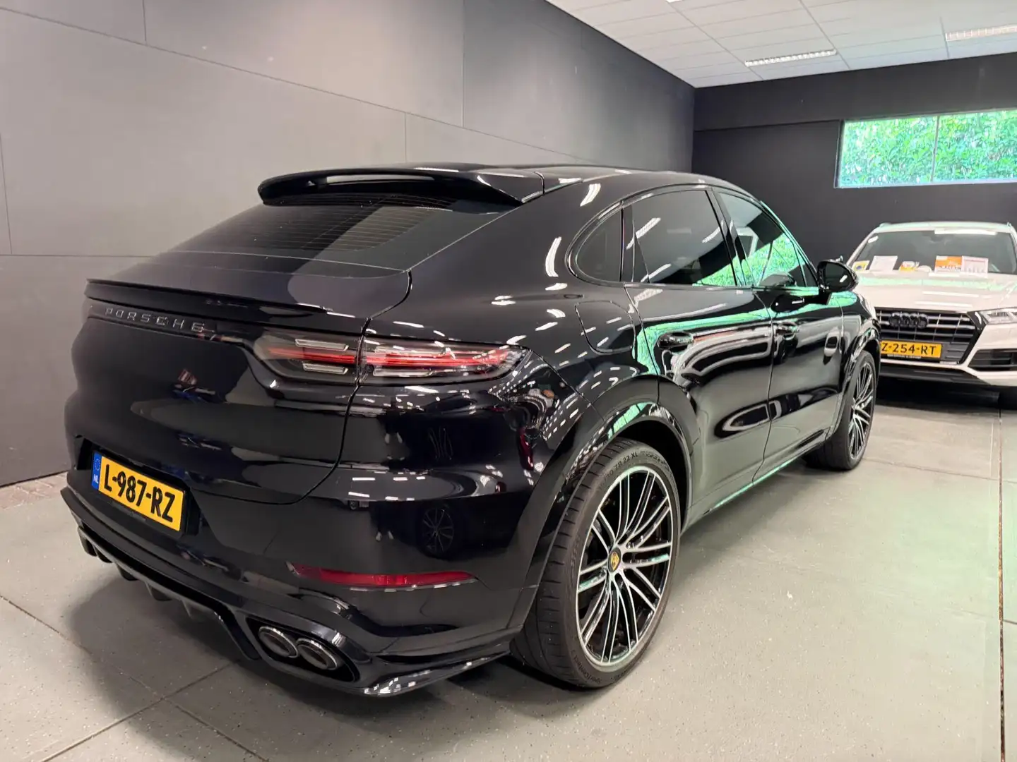 Porsche Cayenne Coupé 3.0 E-Hybrid TECHART FULL-OPTION!!! Zwart - 2