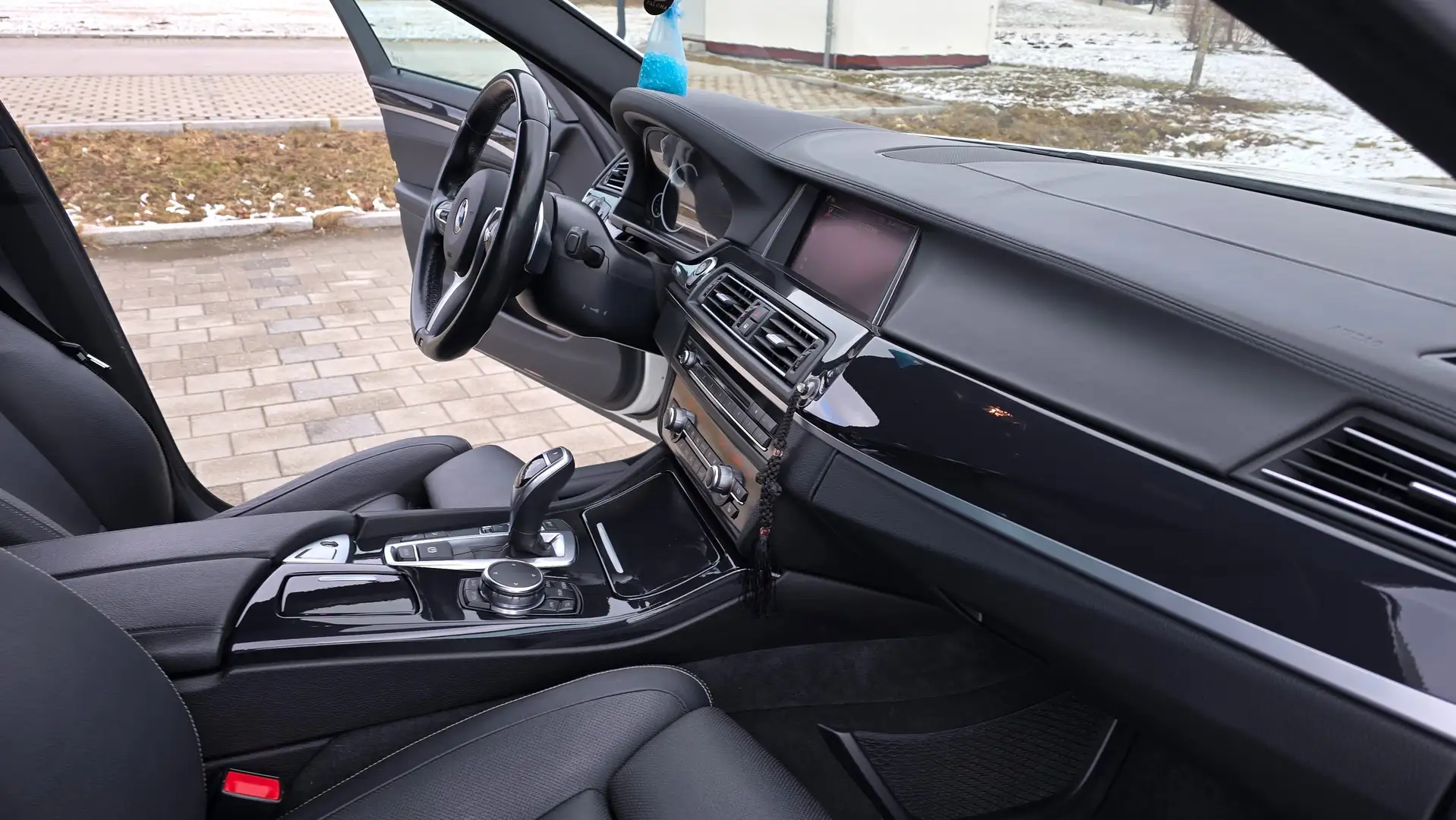 BMW 525 5er Touring Diesel 525d xDrive Touring Sport-Aut. Weiß - 2