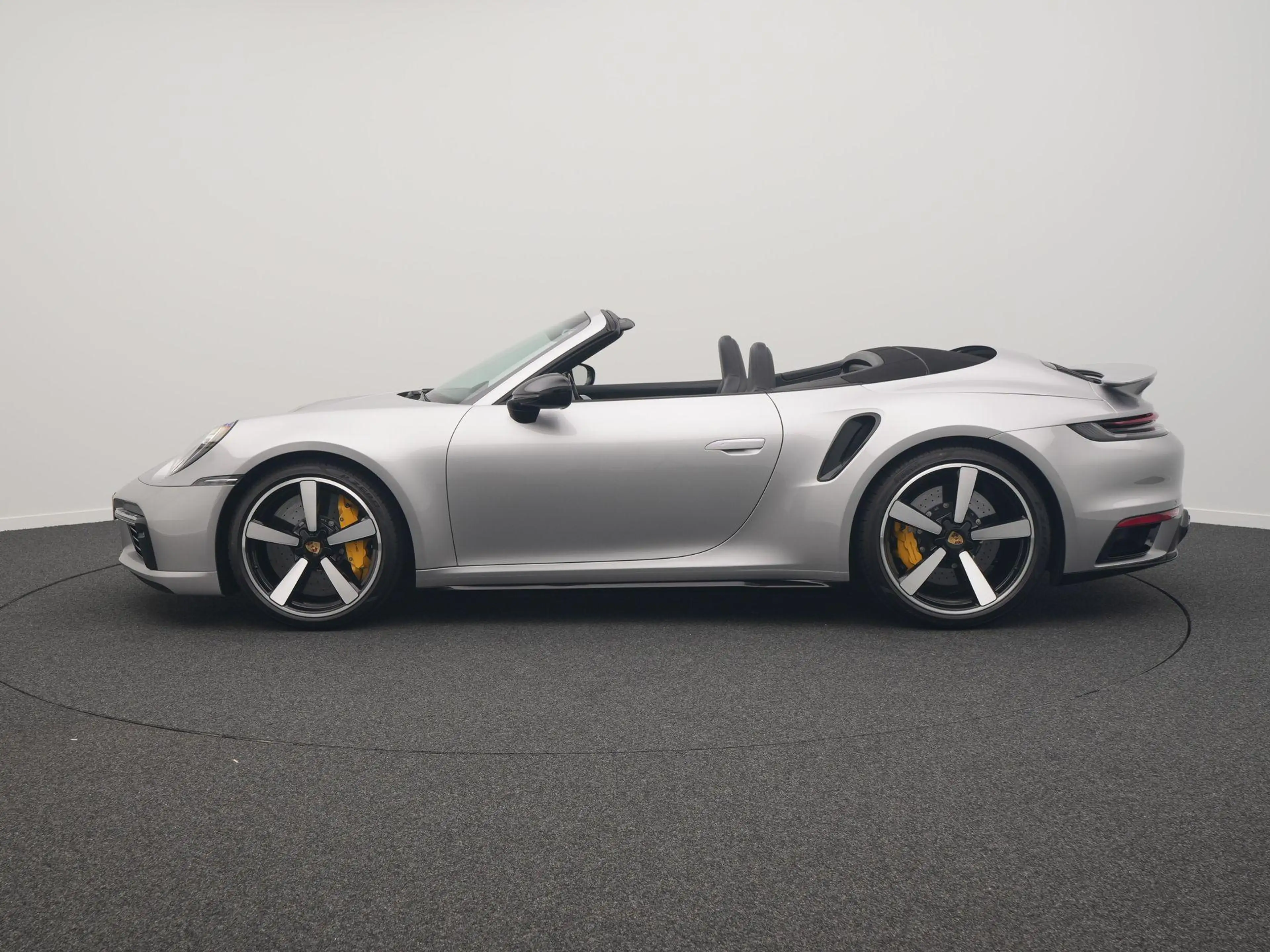 Porsche 992 Cabrio Turbo S — photo 2