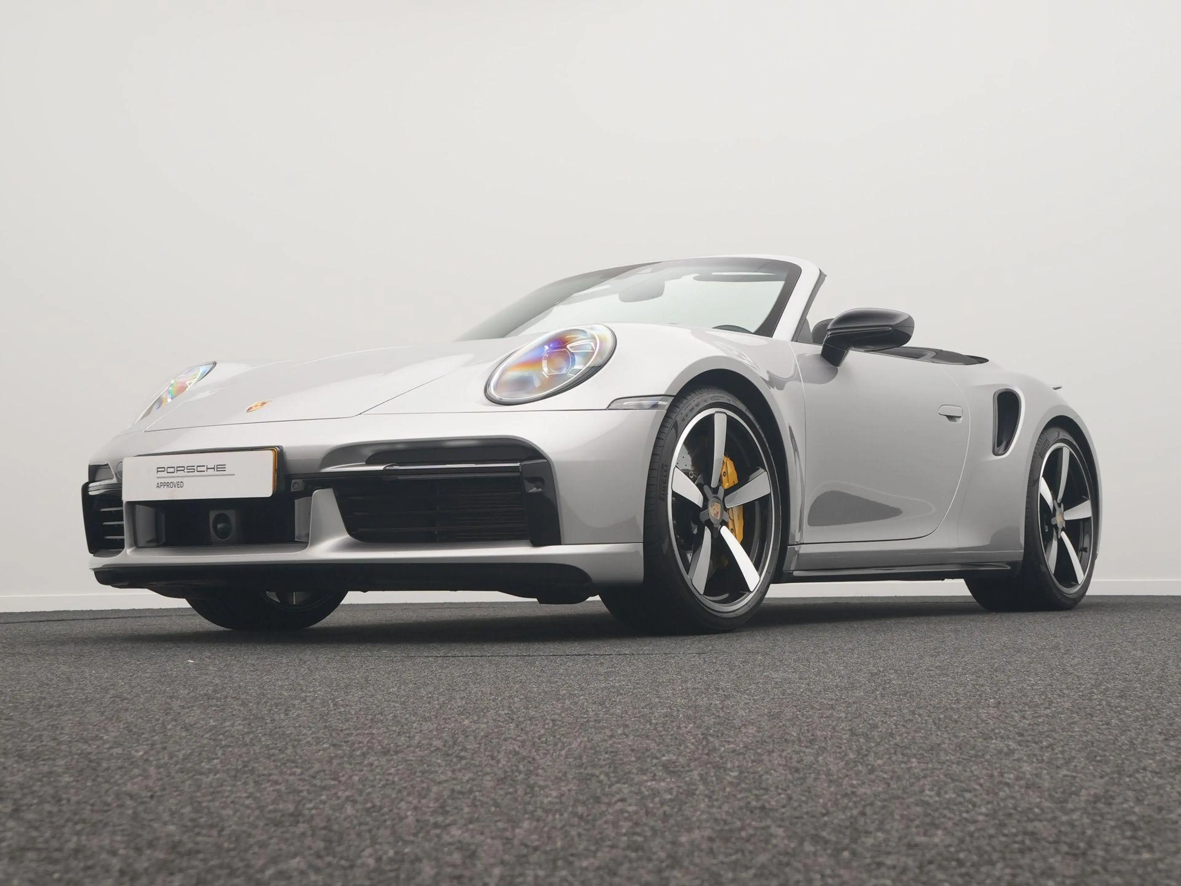 Porsche 992 Cabrio Turbo S — photo 9