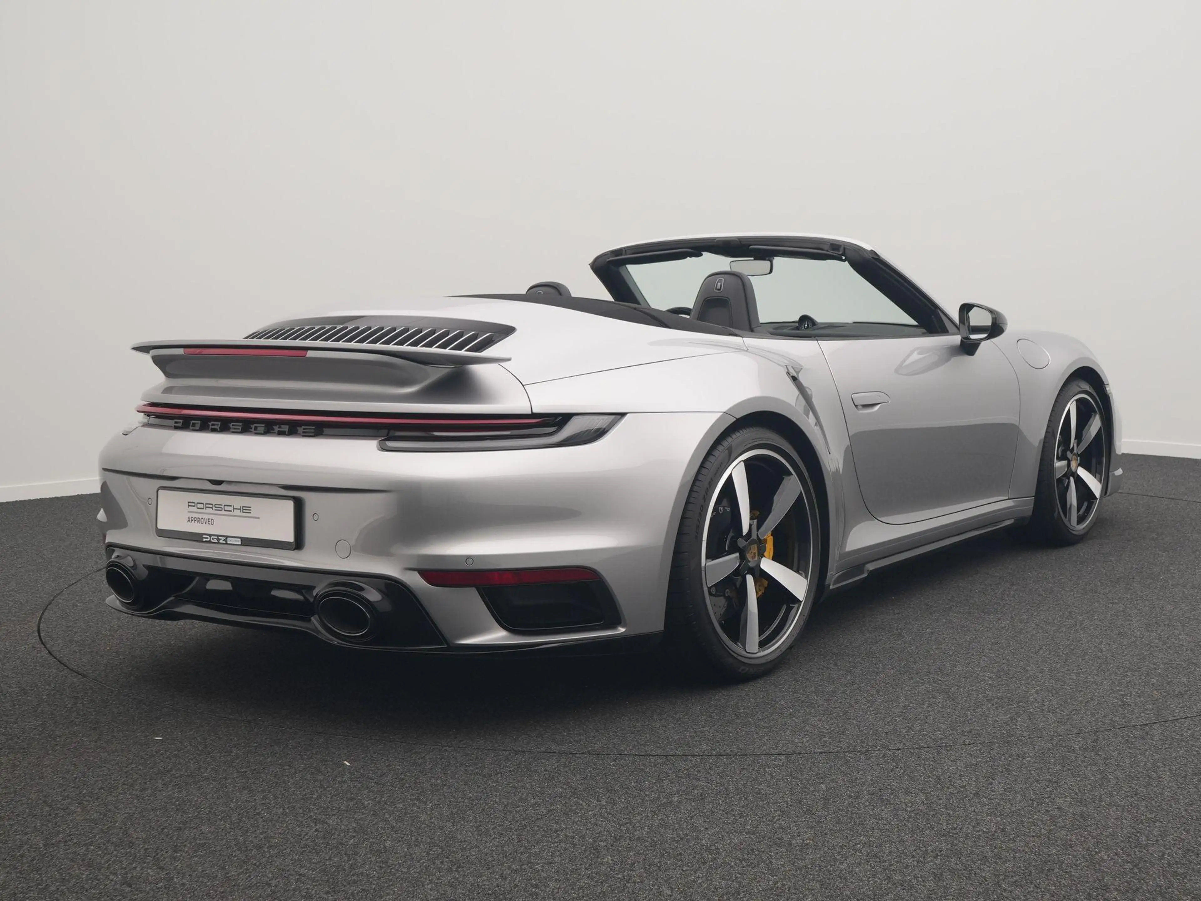 Porsche 992 Cabrio Turbo S — photo 5