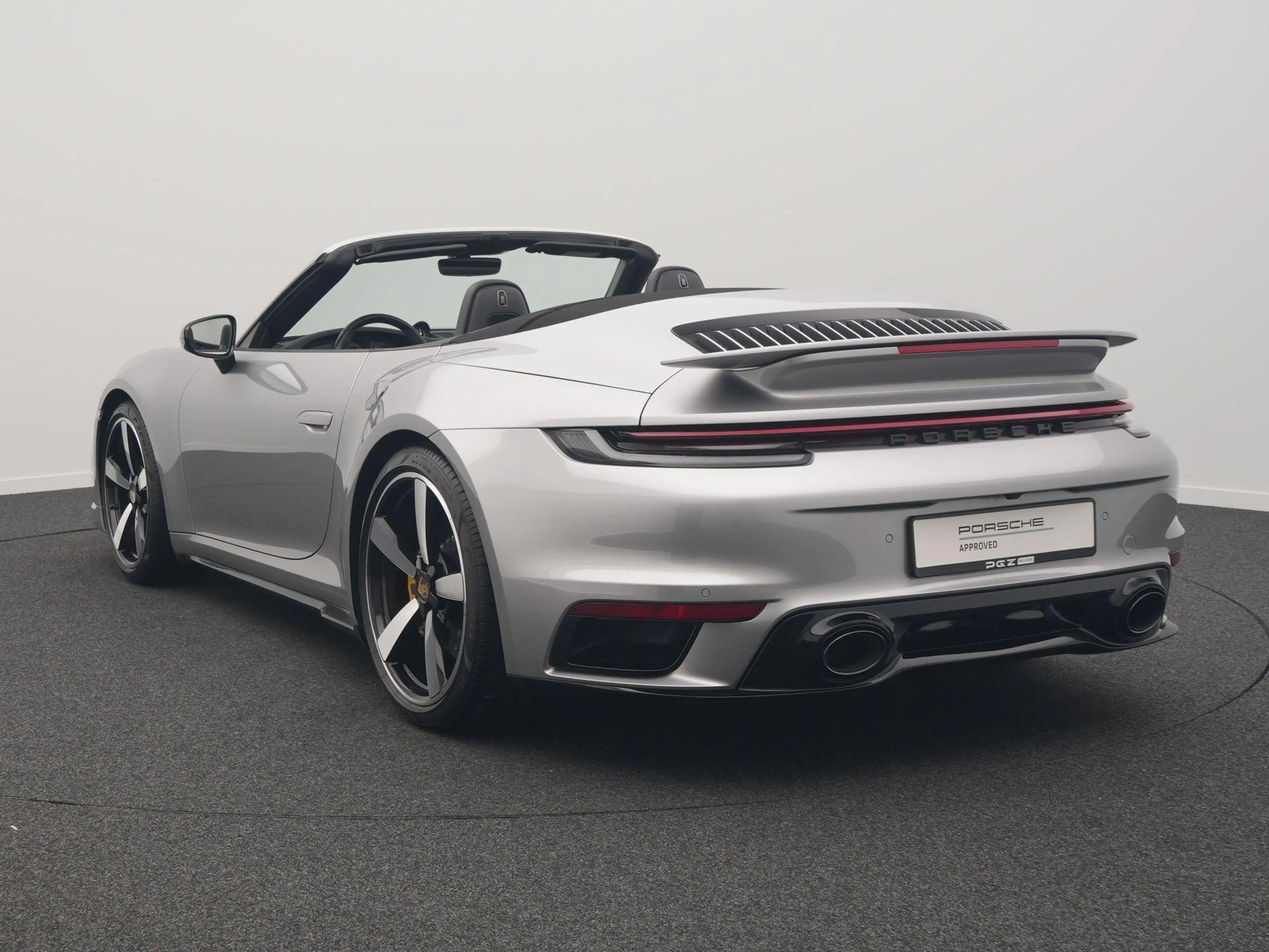 Porsche 992 Cabrio Turbo S — photo 3