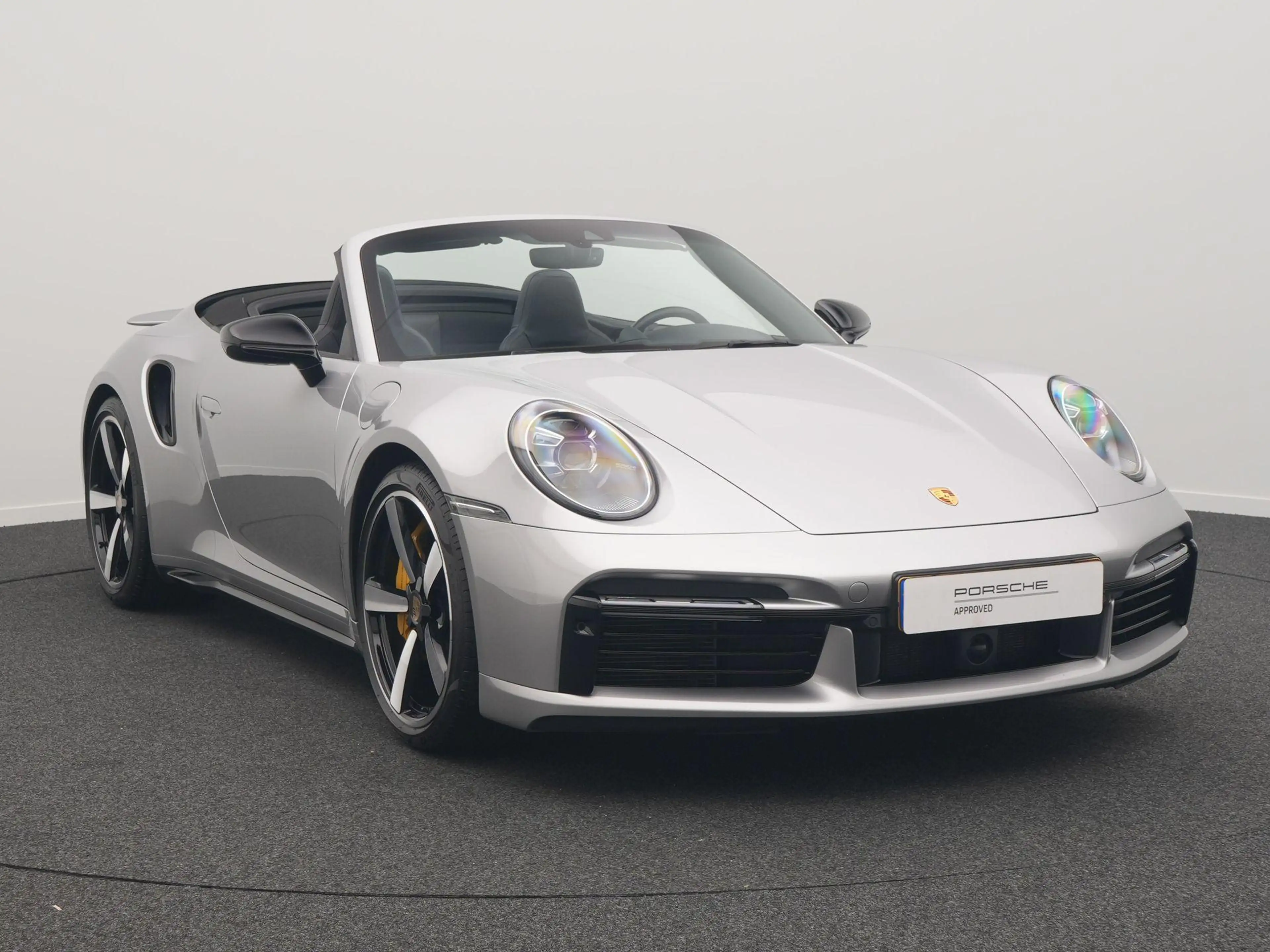 Porsche 992 Cabrio Turbo S — photo 7