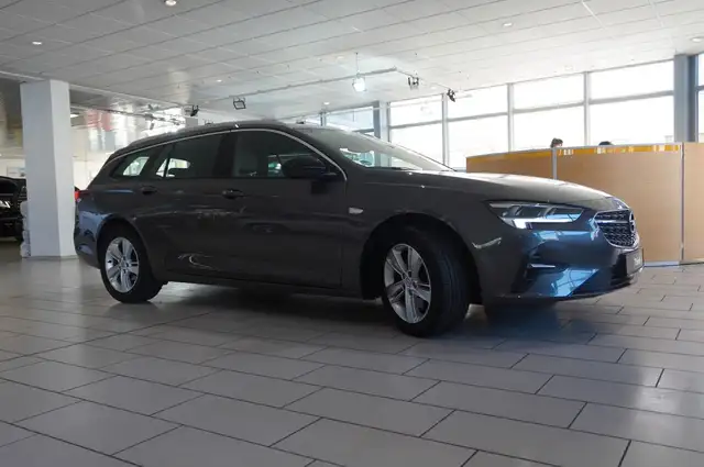 Opel Insignia view 6