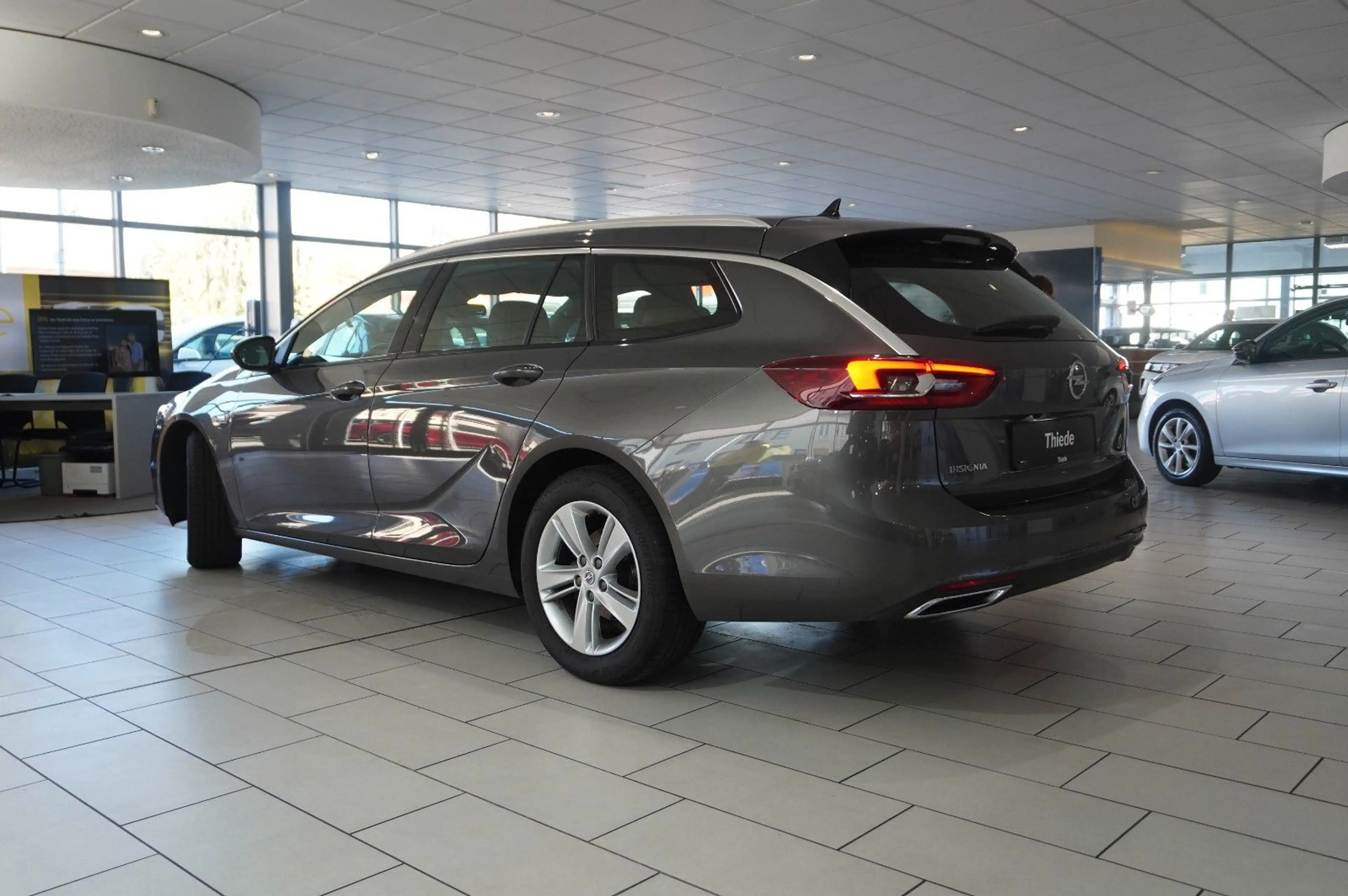 Opel Insignia B ST 2.0D BUSINESS NAVI/LED/KAMERA/HUD — photo 10