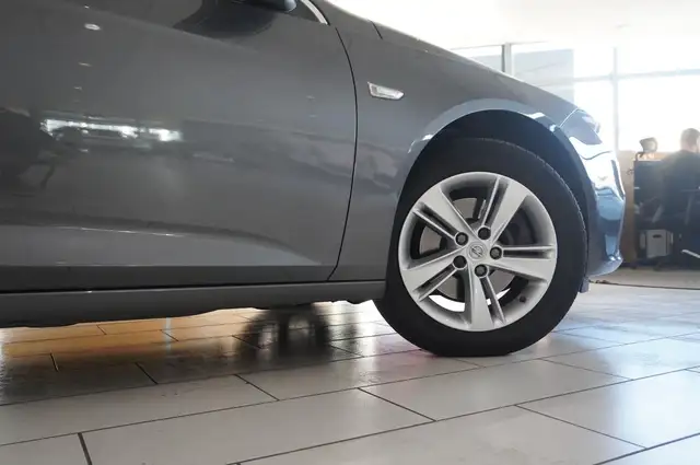 Opel Insignia view 7