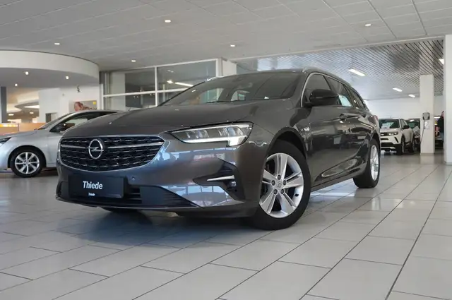 Opel Insignia view 4