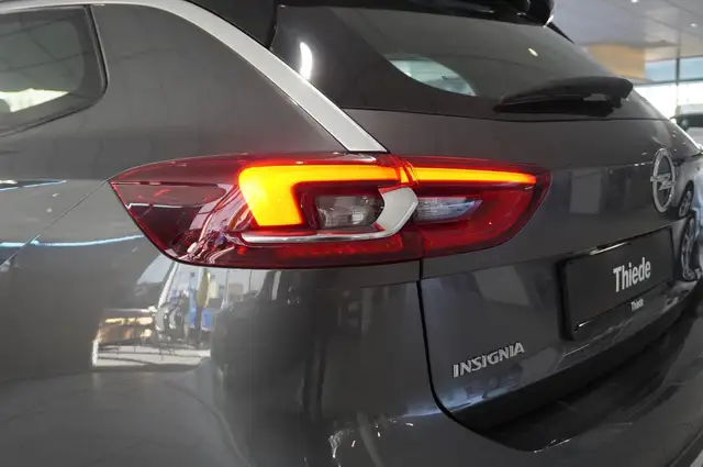 Opel Insignia view 9