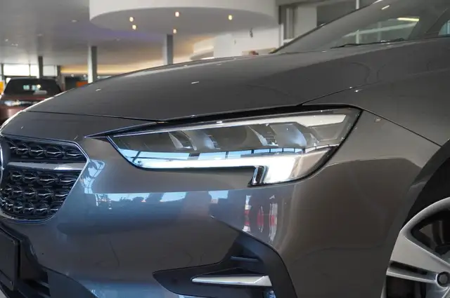 Opel Insignia view 5