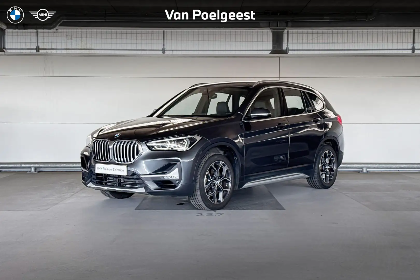 BMW X1 sDrive20i Business Edition Plus Grijs - 1